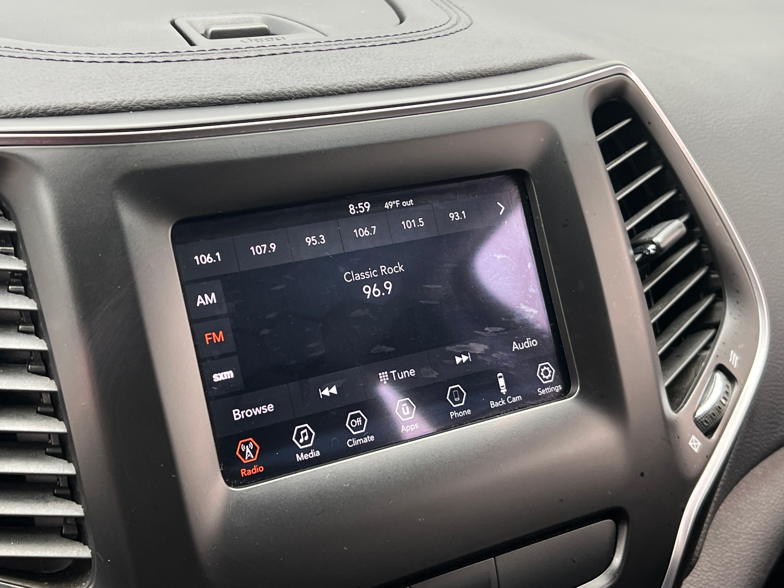 Thumbnail: 2019 Jeep Cherokee - 4