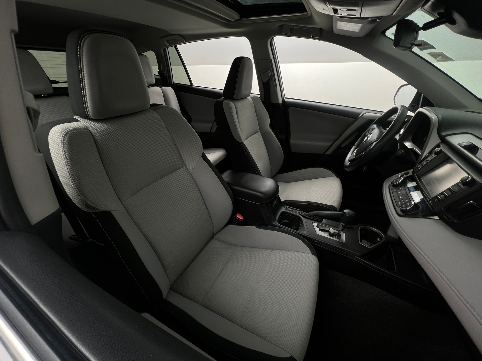 Thumbnail: 2017 Toyota RAV4 - 2