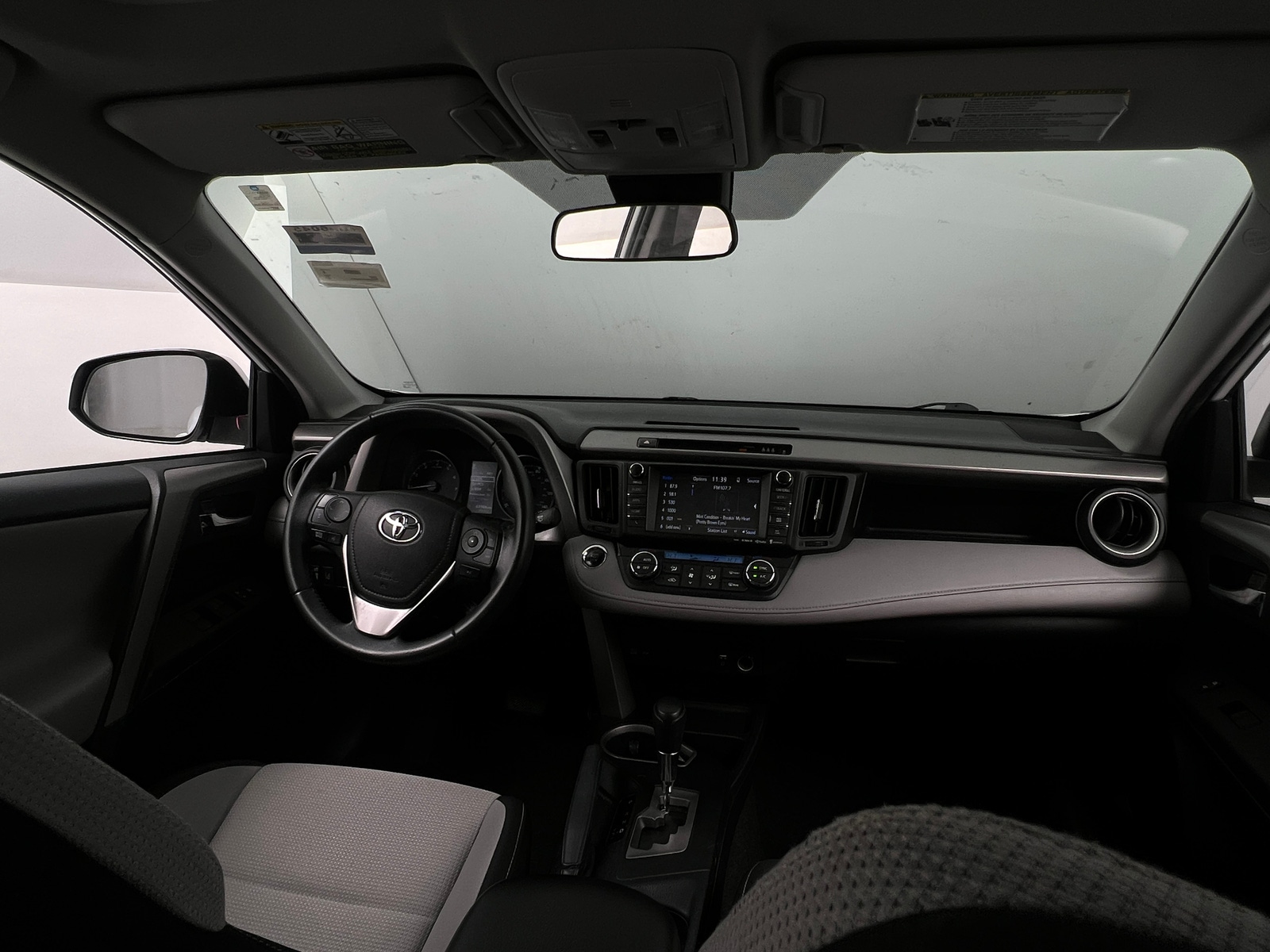 Thumbnail: 2017 Toyota RAV4 - 3