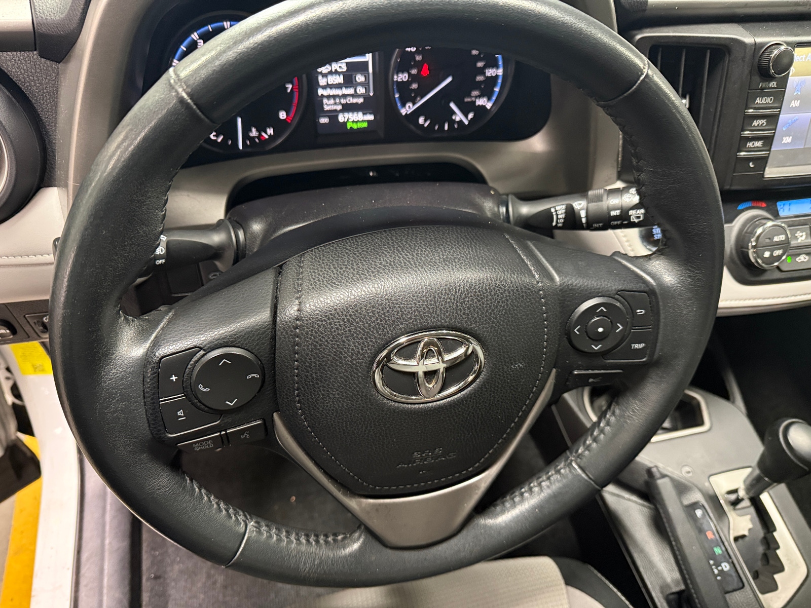 Thumbnail: 2017 Toyota RAV4 - 5