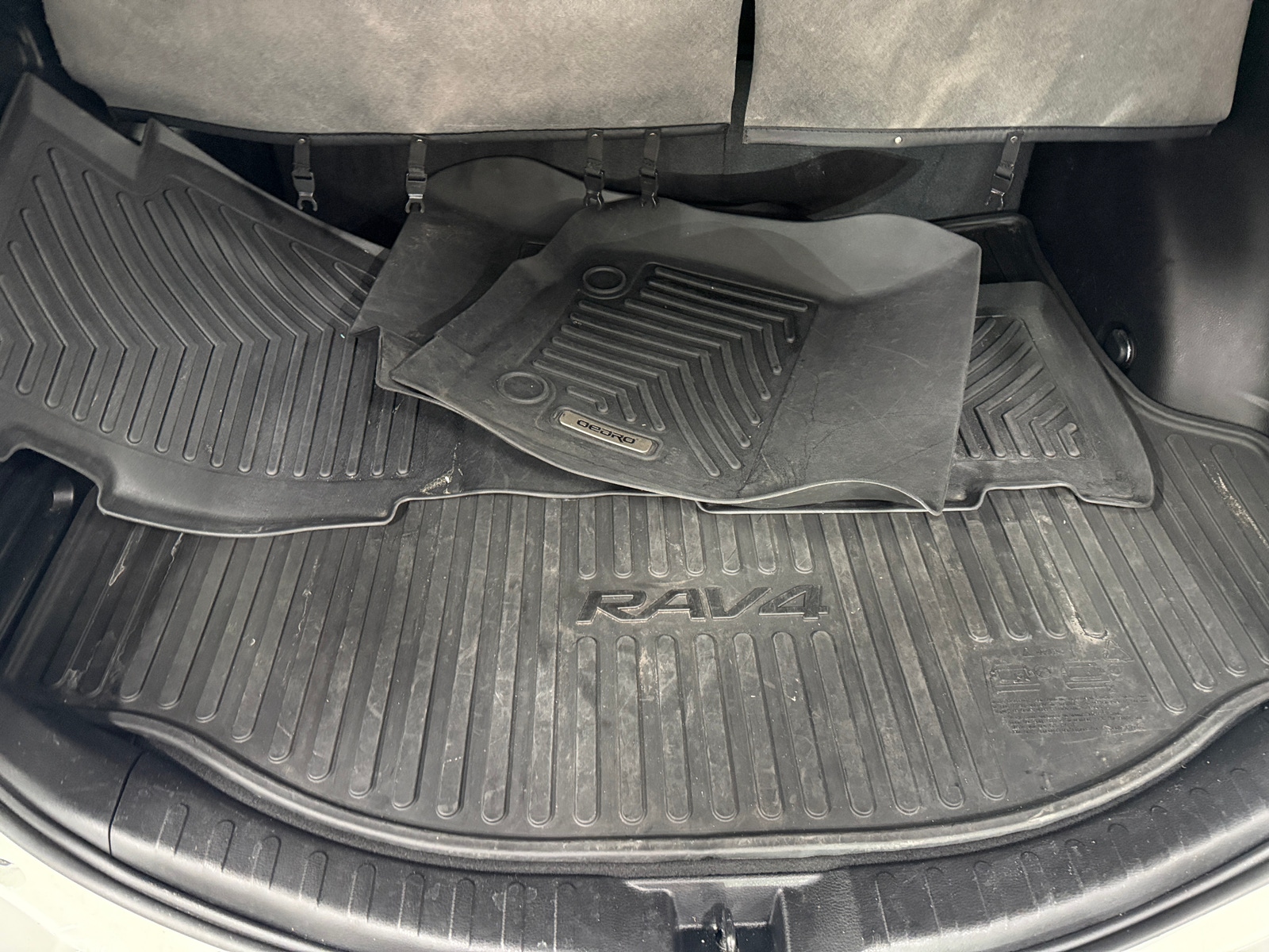 Thumbnail: 2017 Toyota RAV4 - 7