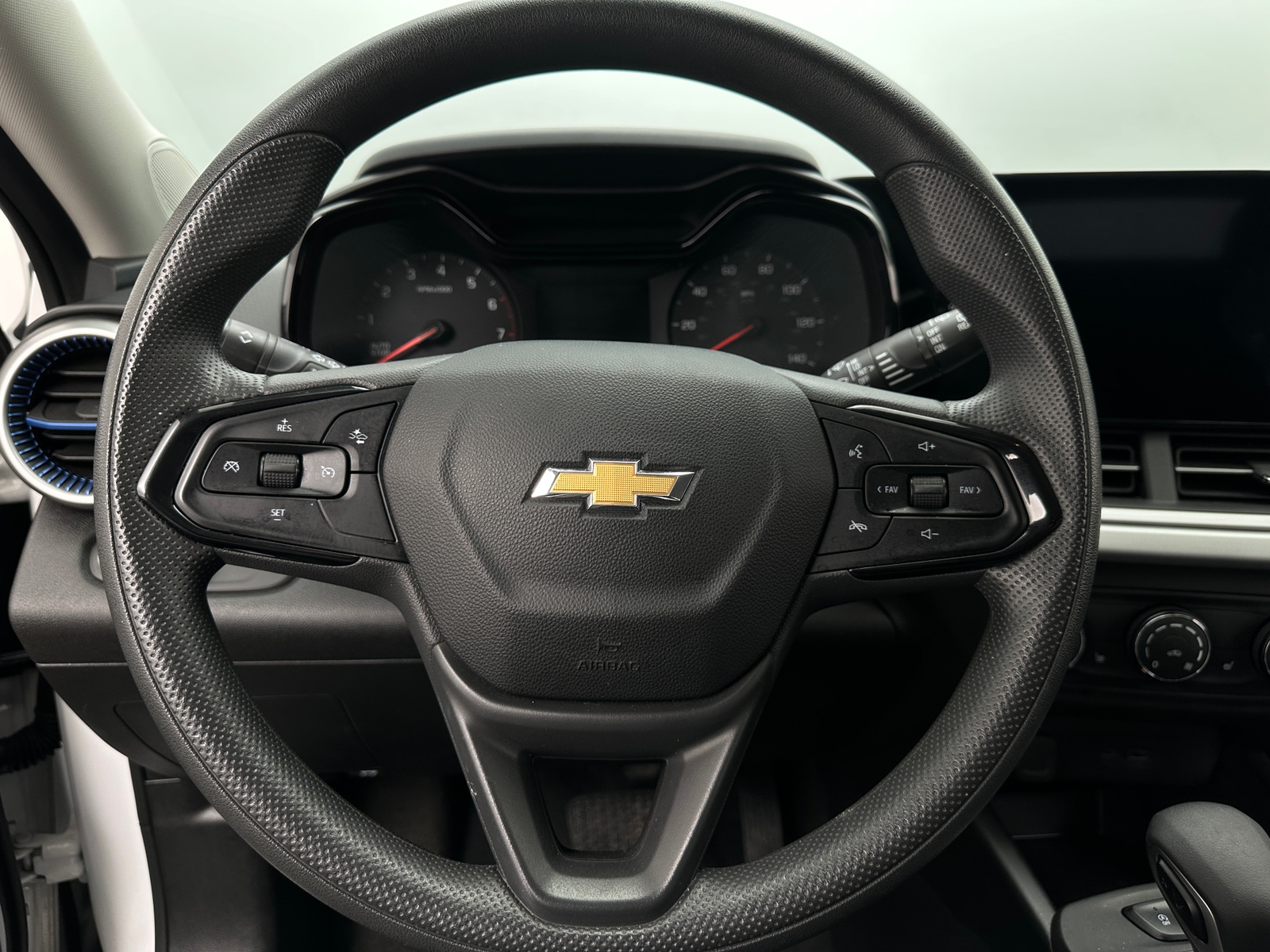 Thumbnail: 2024 Chevrolet Trax - 5