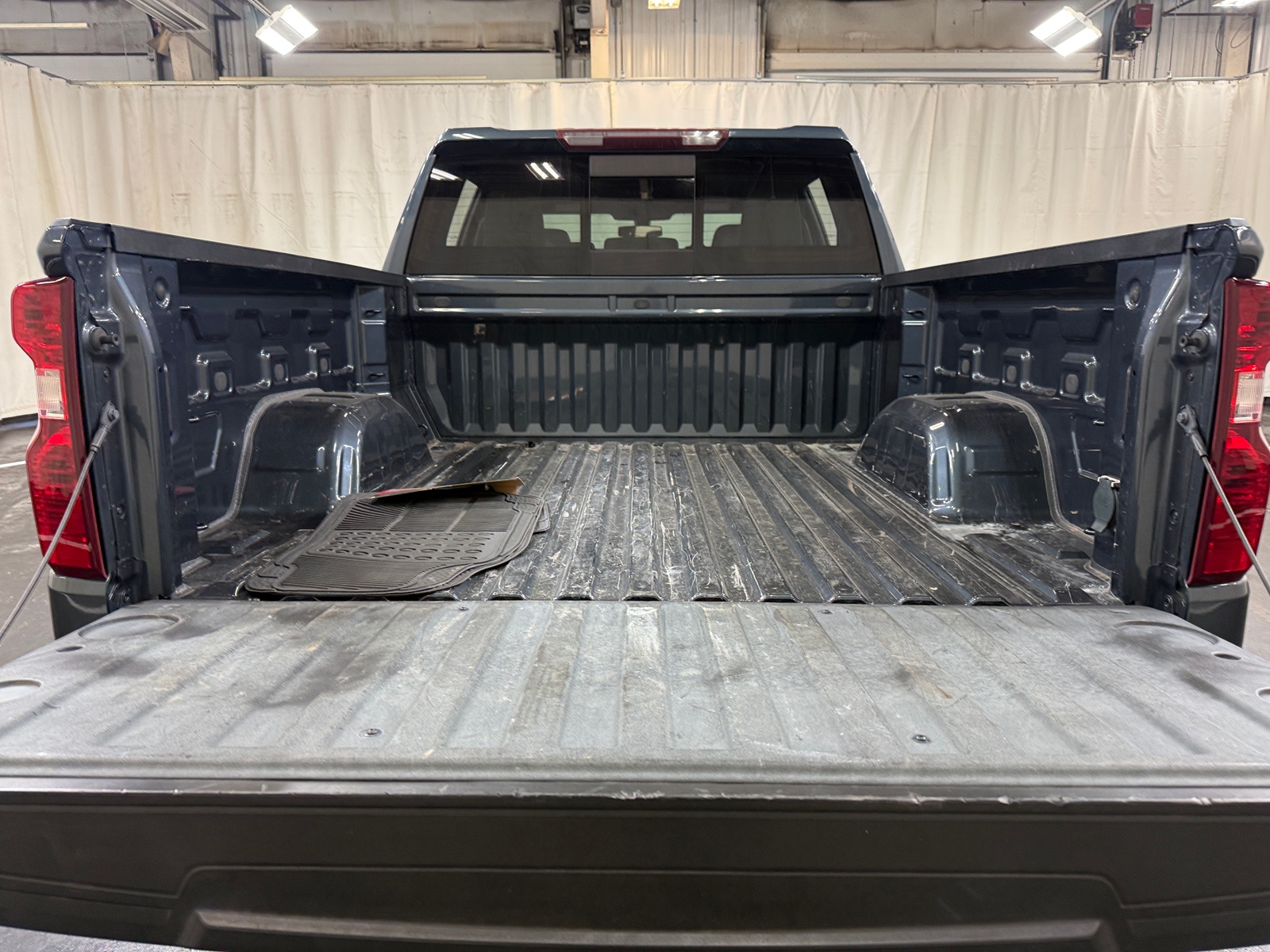 Thumbnail: 2020 Chevrolet Silverado 1500 - 7