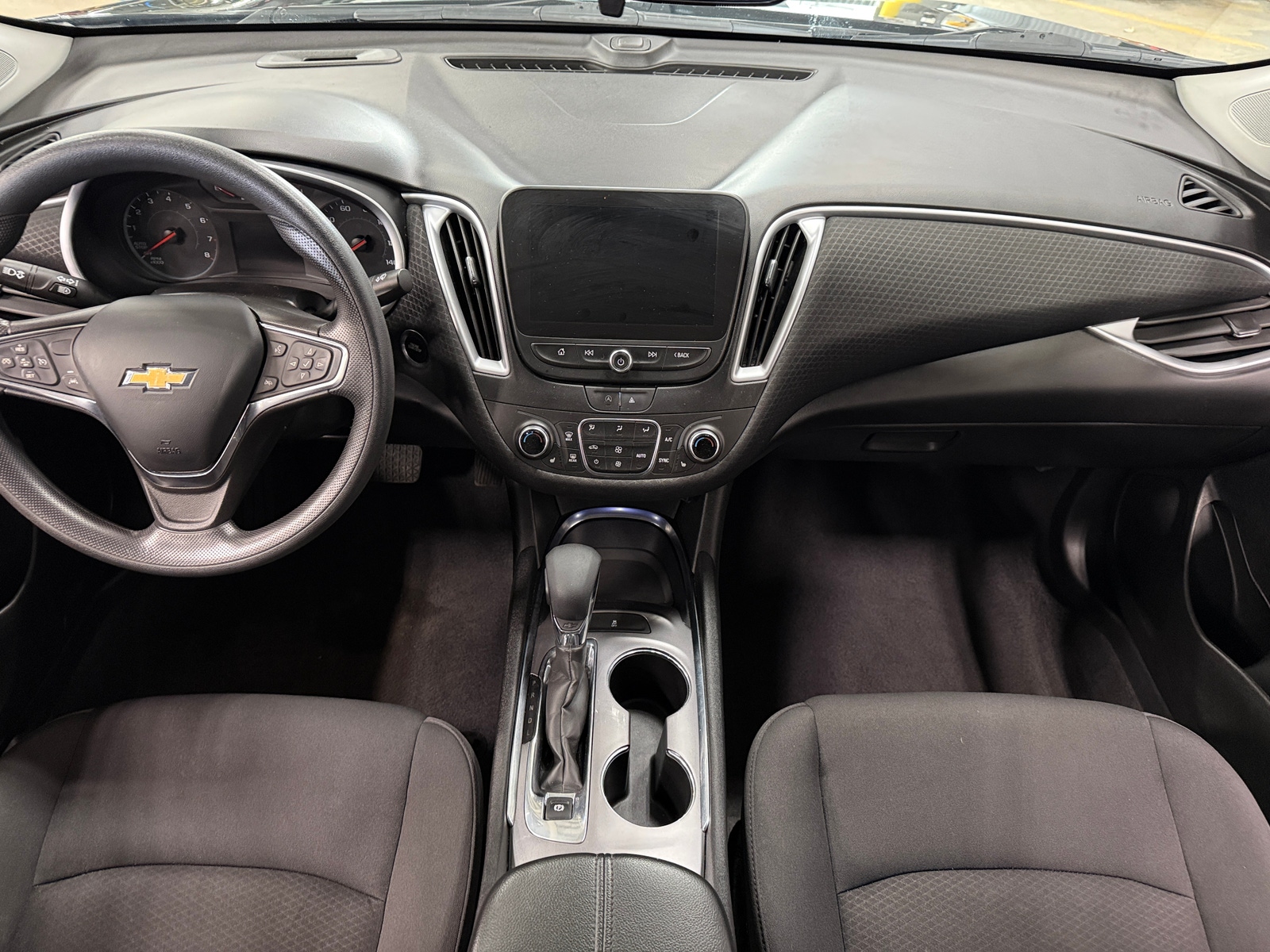 Thumbnail: 2023 Chevrolet Malibu - 3