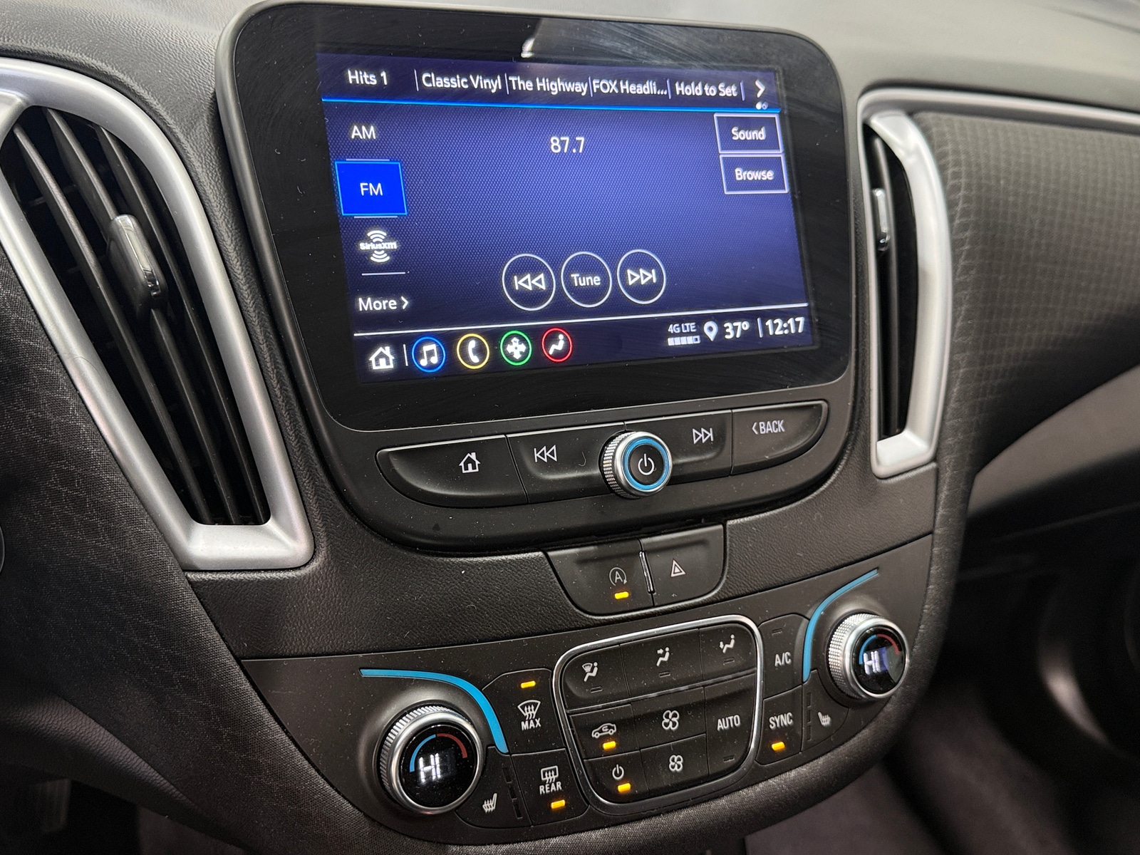 Thumbnail: 2023 Chevrolet Malibu - 4