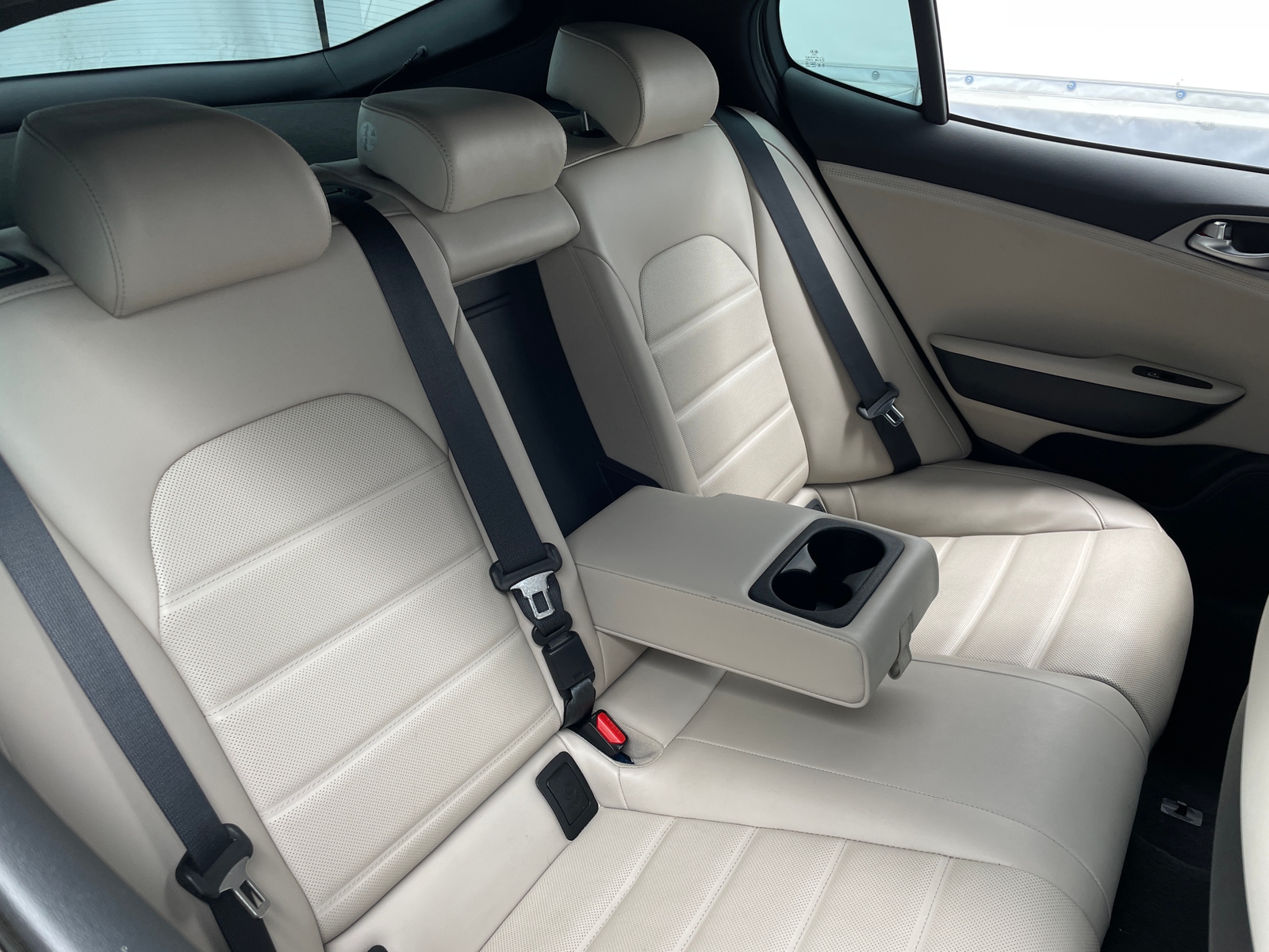 Thumbnail: 2018 Kia Stinger - 5