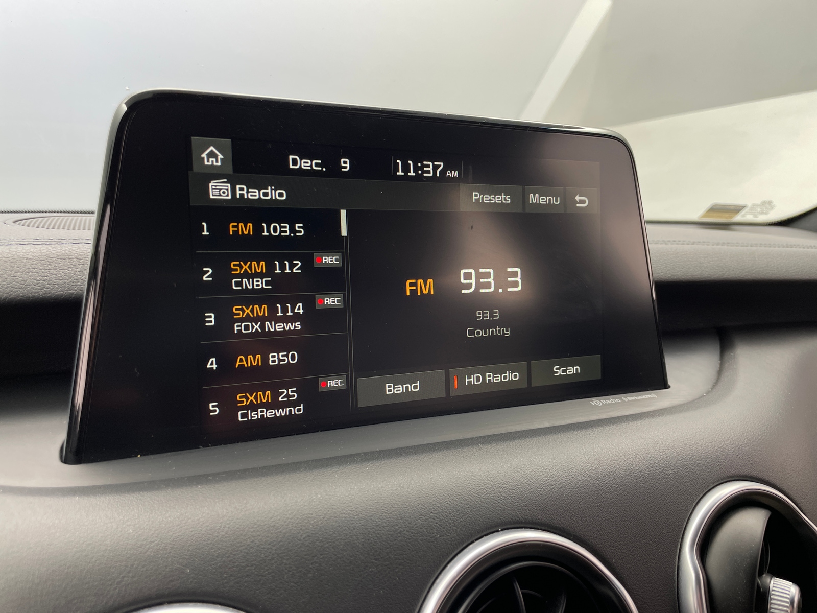 Thumbnail: 2018 Kia Stinger - 3