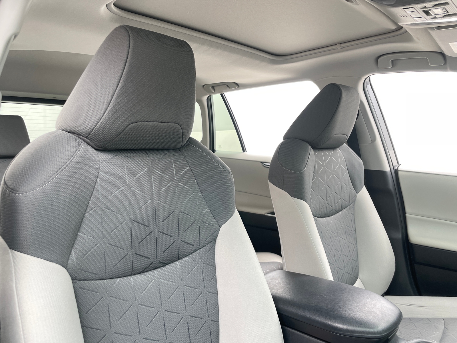 Thumbnail: 2021 Toyota RAV4 - 2