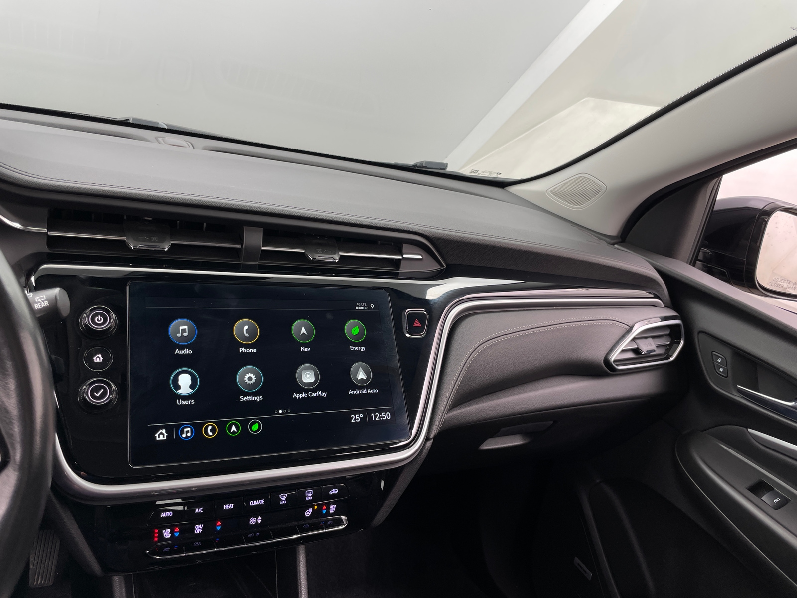 Thumbnail: 2023 Chevrolet Bolt EUV - 3