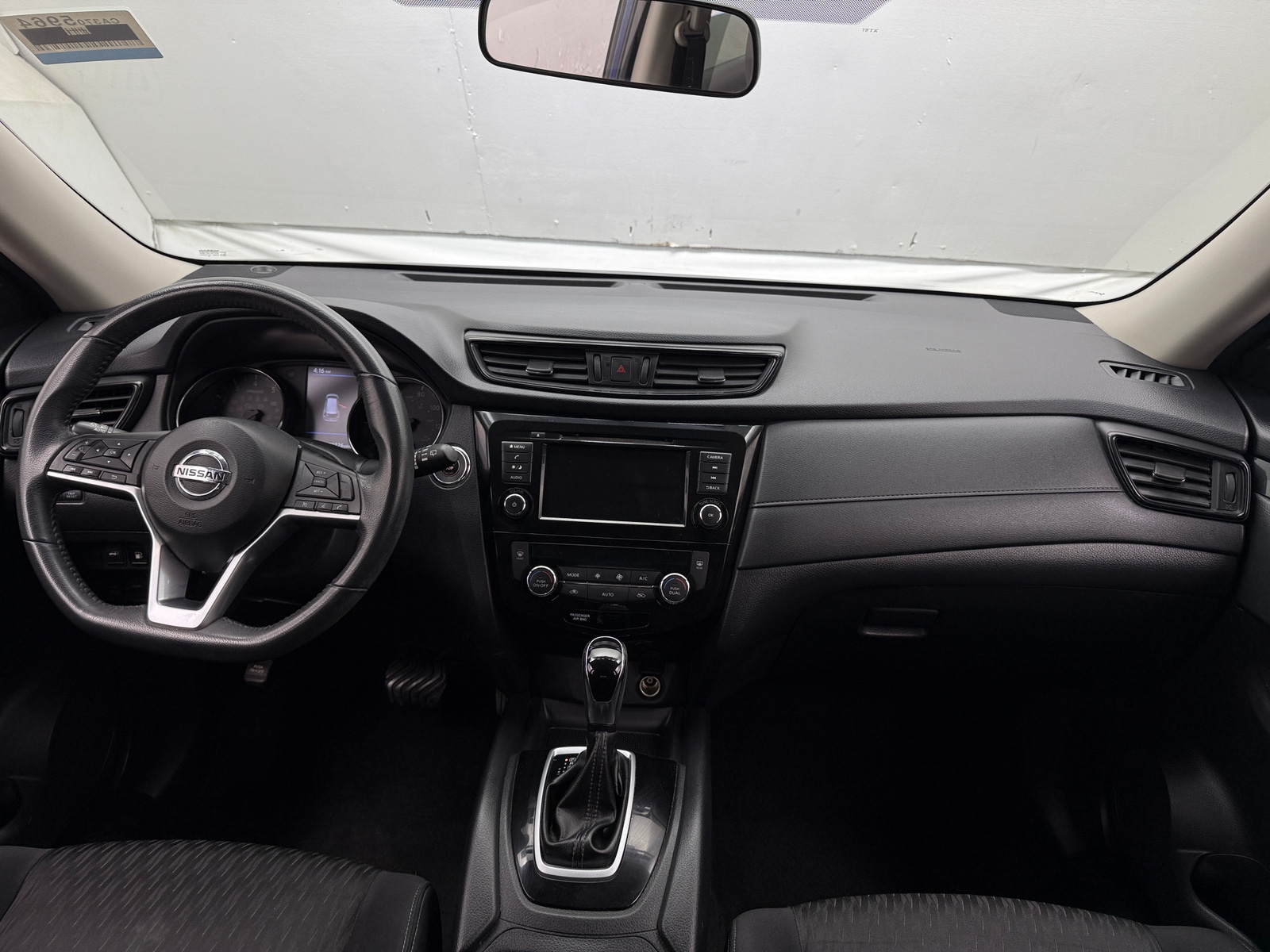 Thumbnail: 2018 Nissan Rogue - 3