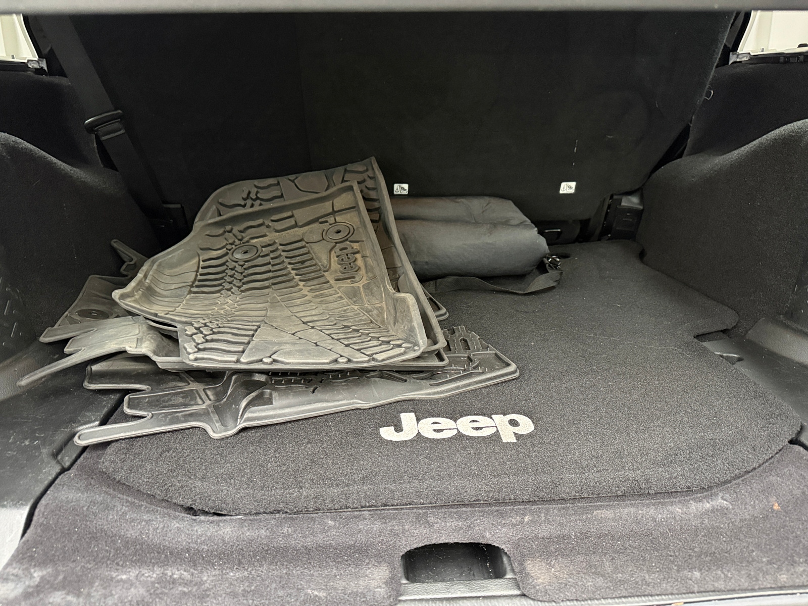 Thumbnail: 2017 Jeep Wrangler - 7