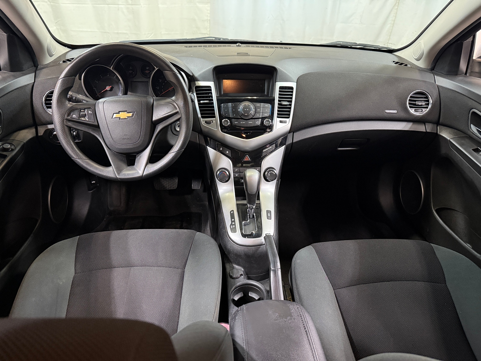 Thumbnail: 2011 Chevrolet Cruze - 3
