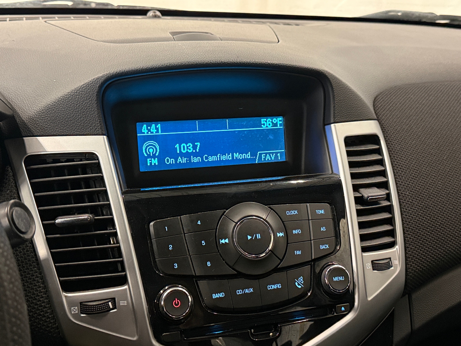 Thumbnail: 2011 Chevrolet Cruze - 4