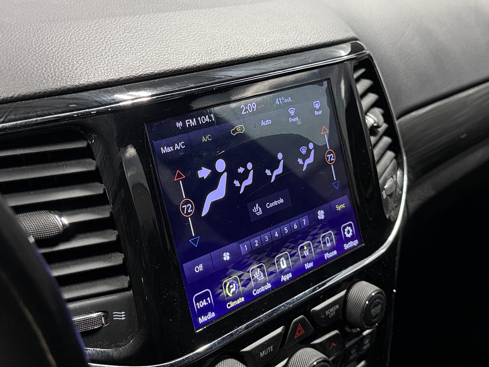 Thumbnail: 2020 Jeep Grand Cherokee - 4