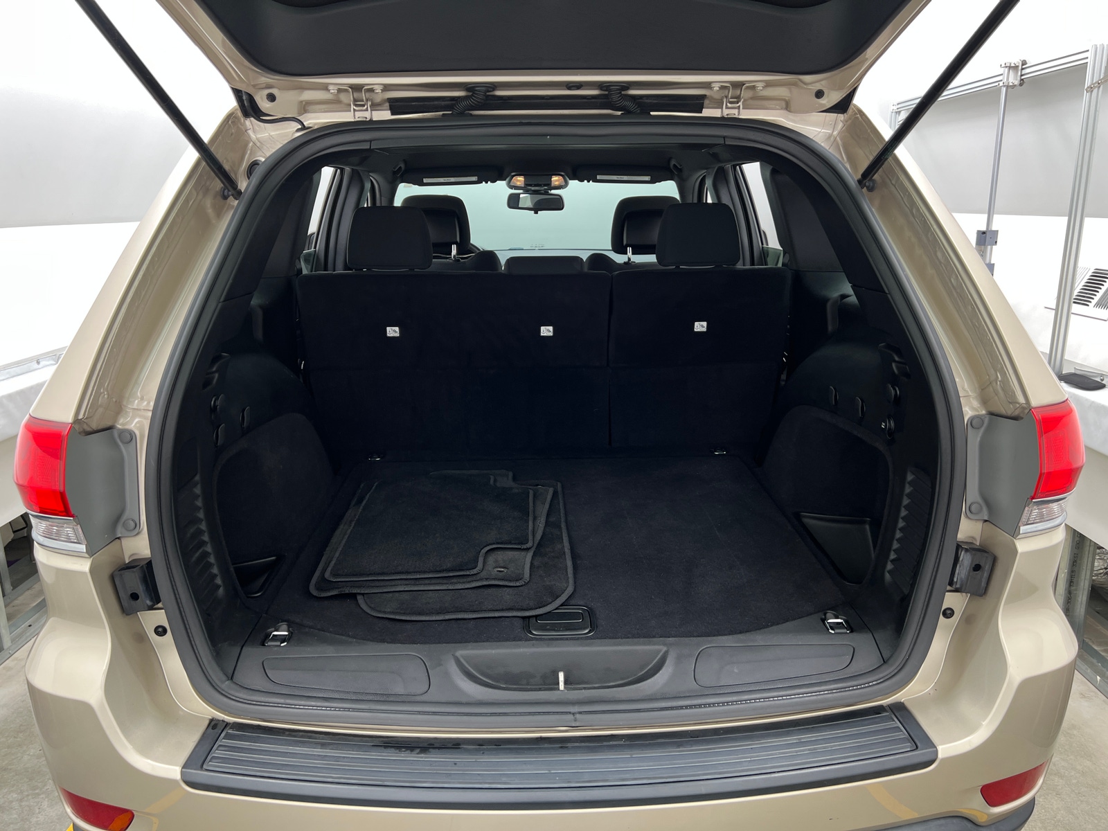 Thumbnail: 2014 Jeep Grand Cherokee - 7