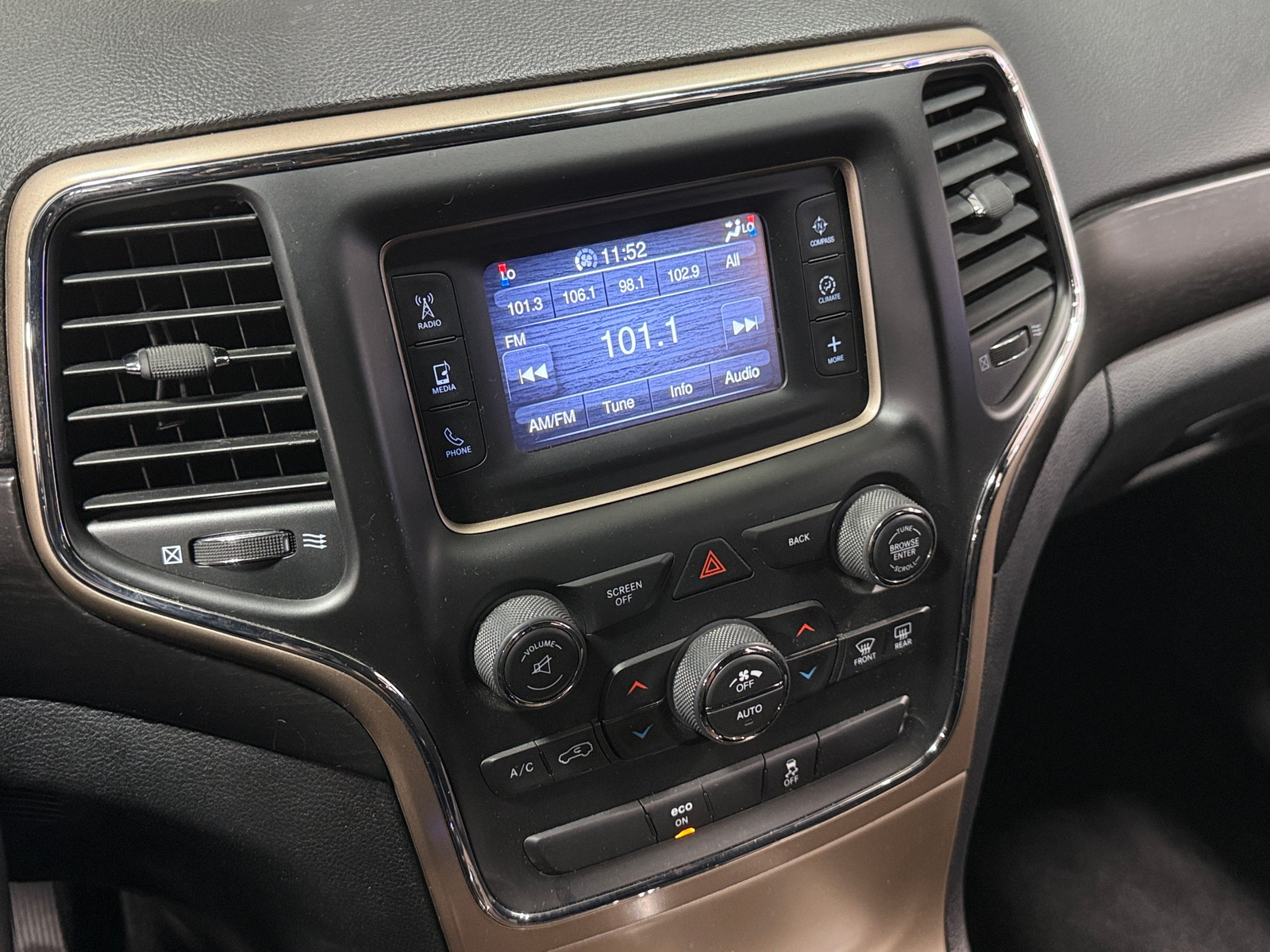 Thumbnail: 2014 Jeep Grand Cherokee - 4