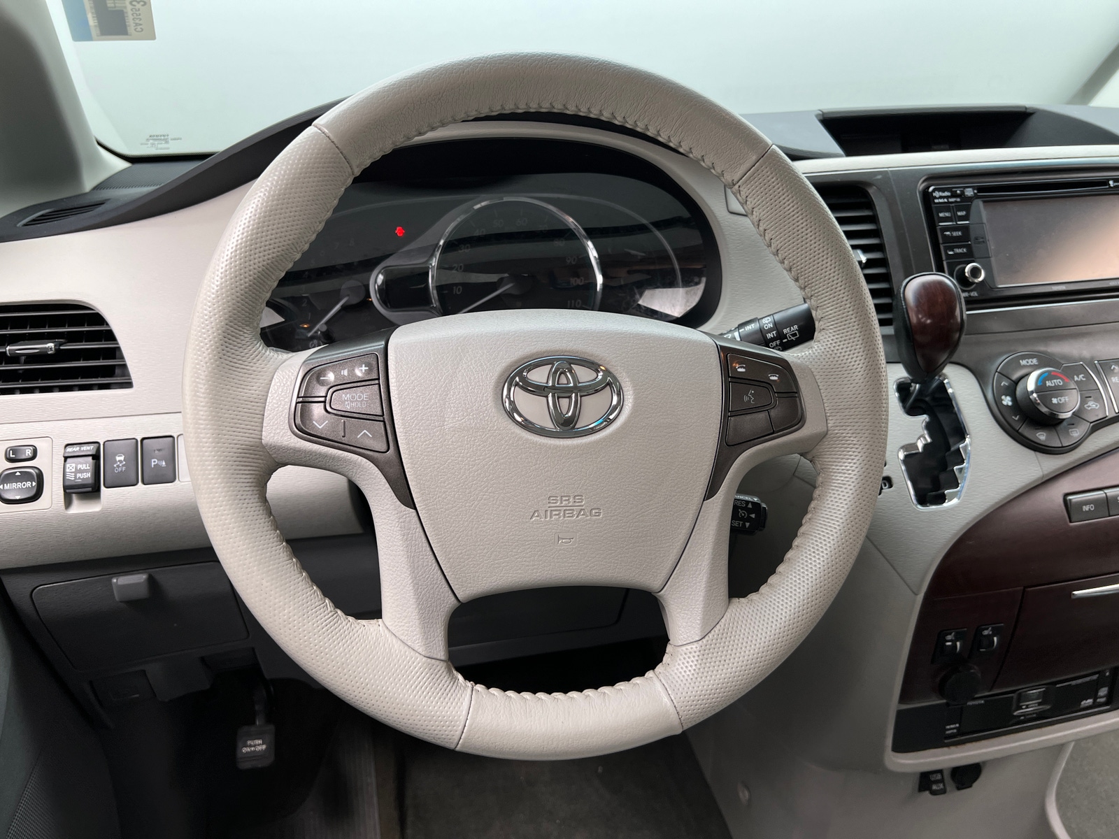 Thumbnail: 2013 Toyota Sienna - 4