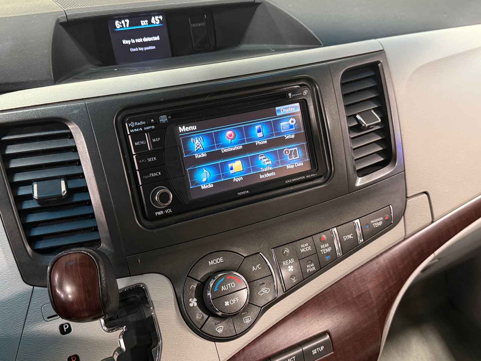 Thumbnail: 2013 Toyota Sienna - 3