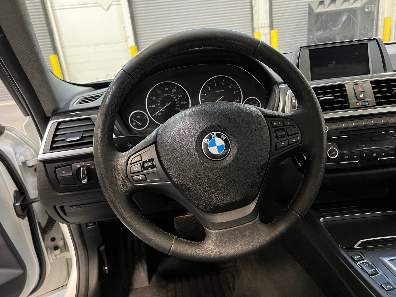 Thumbnail: 2018 BMW 3 Series - 4