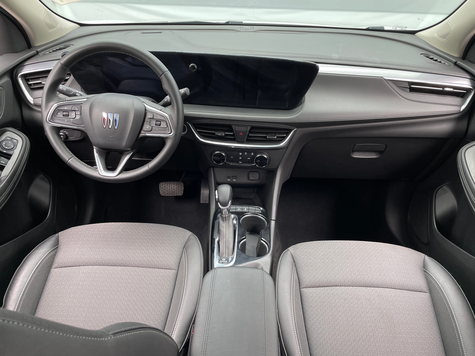 Thumbnail: 2025 Buick Encore GX - 3