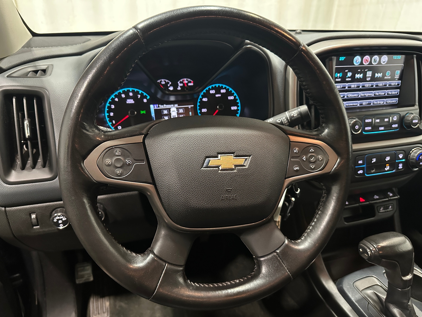 Thumbnail: 2017 Chevrolet Colorado - 4