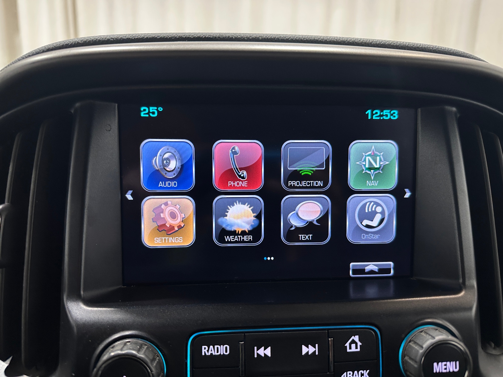 Thumbnail: 2017 Chevrolet Colorado - 3