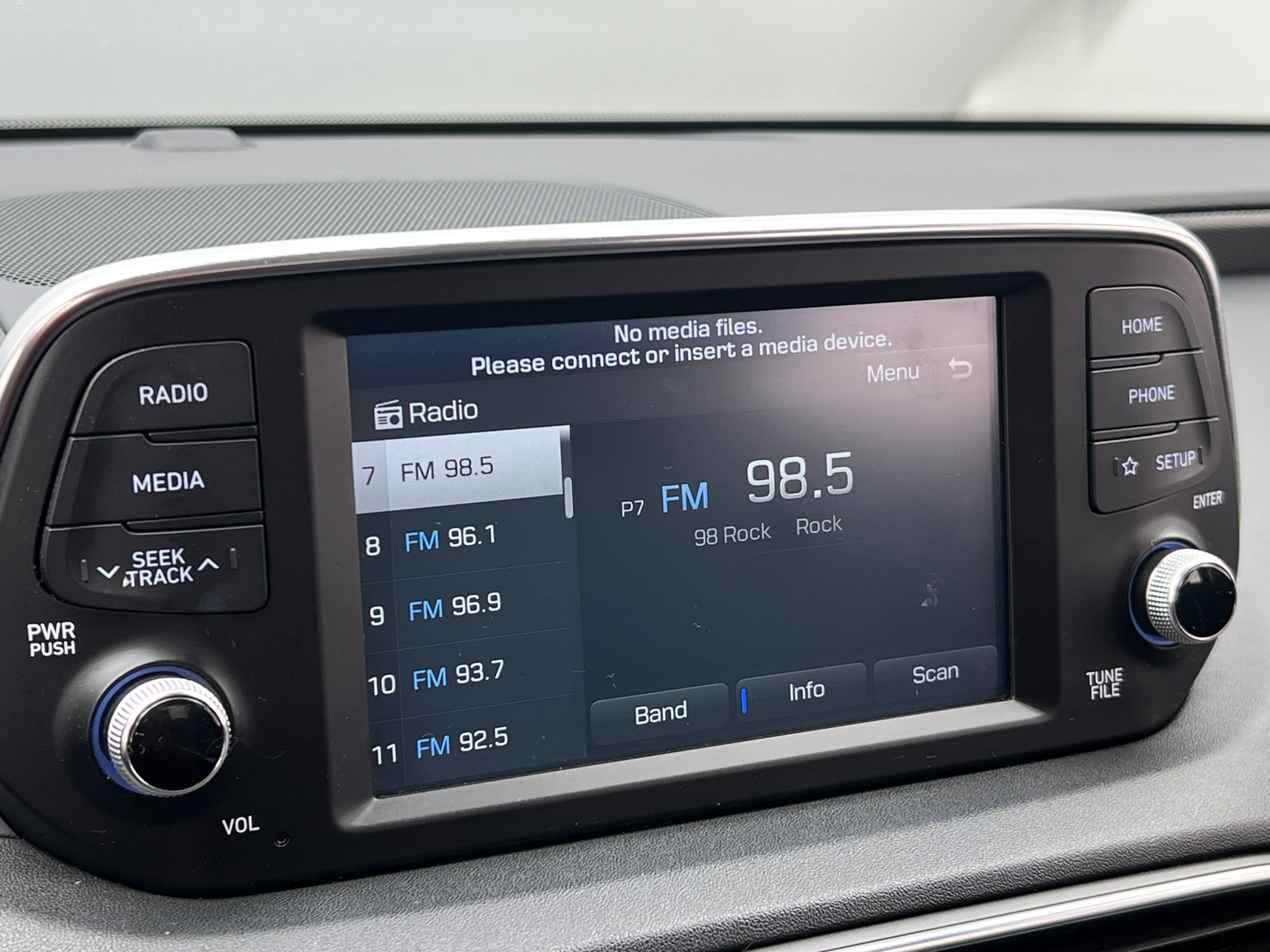 Thumbnail: 2019 Hyundai Santa Fe - 4