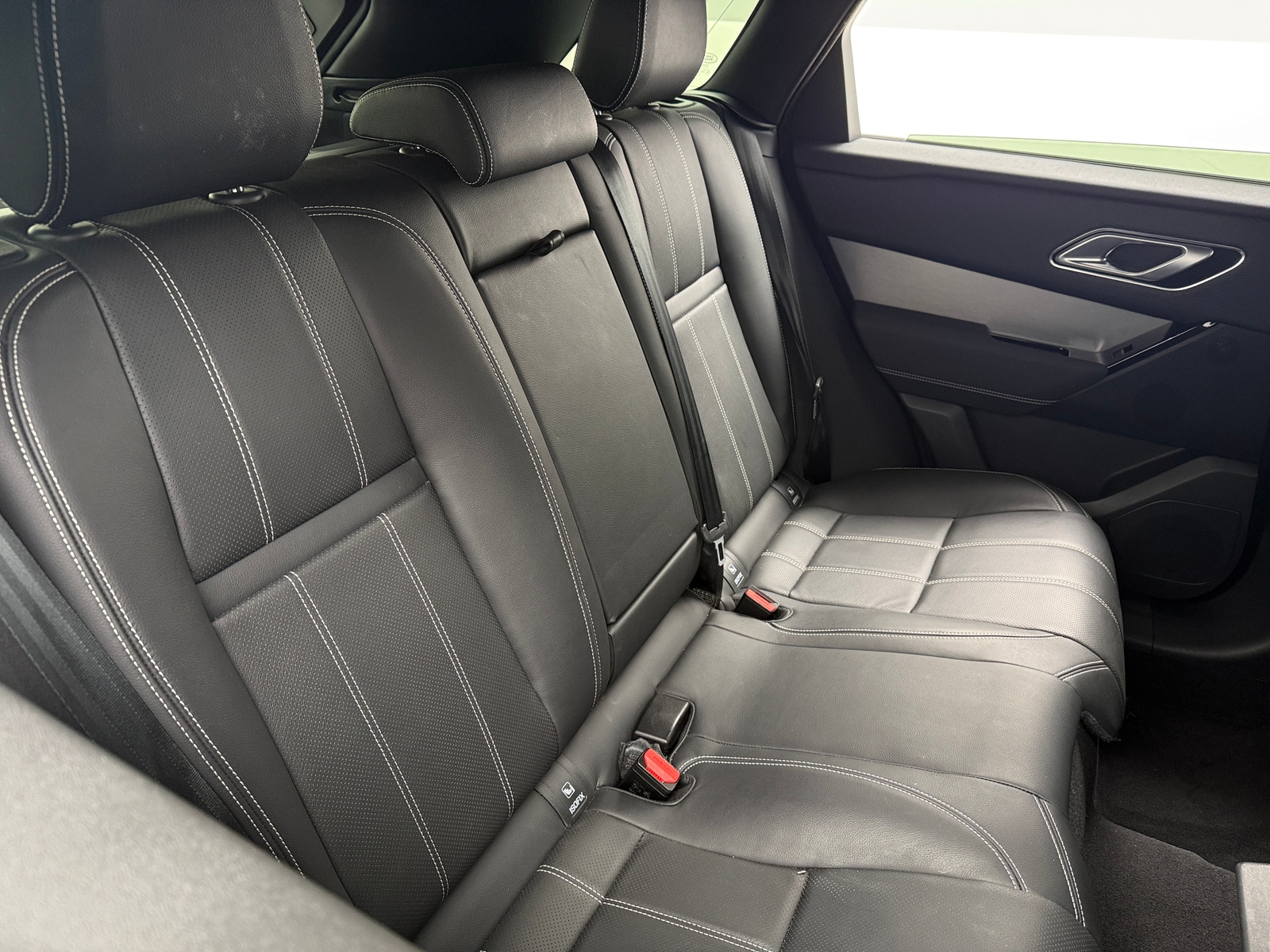 Thumbnail: 2022 Land Rover Range Rover Velar - 5