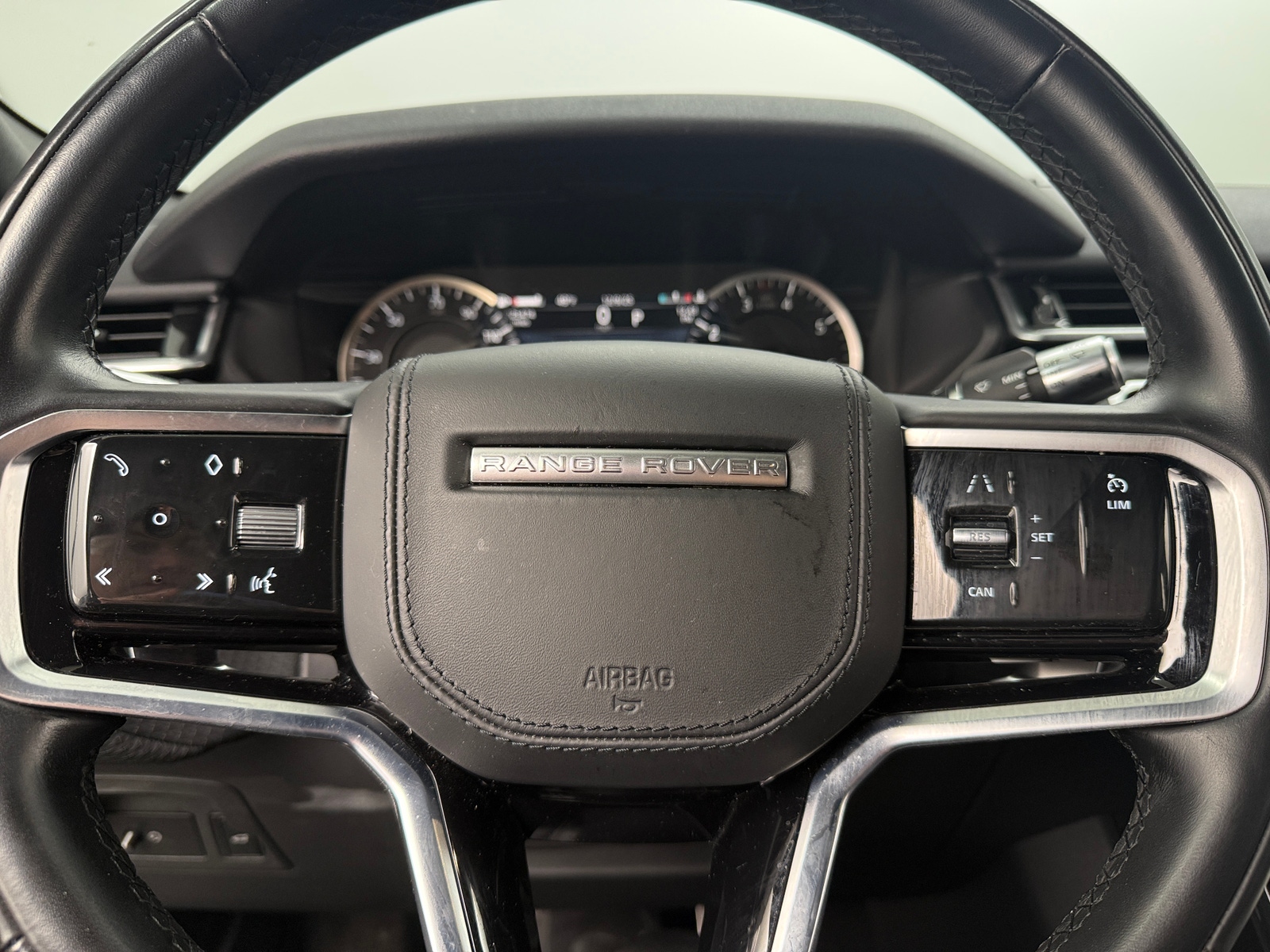 Thumbnail: 2022 Land Rover Range Rover Velar - 4