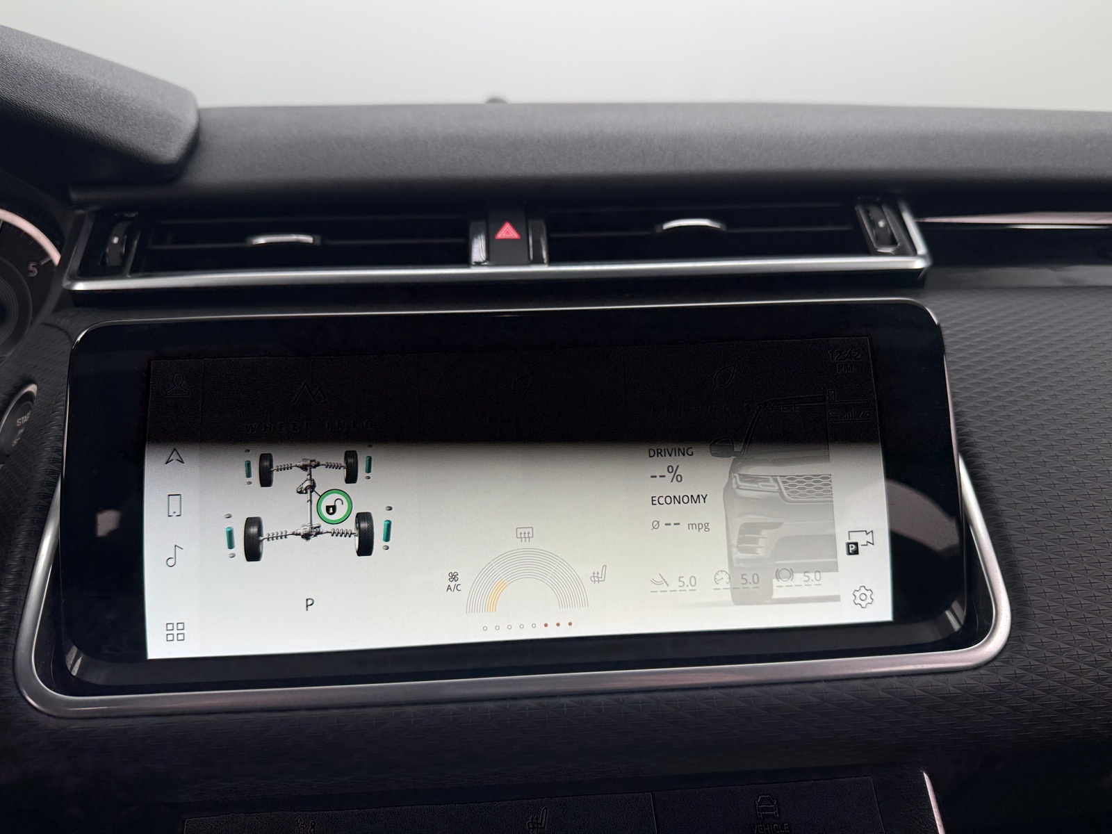 Thumbnail: 2022 Land Rover Range Rover Velar - 3