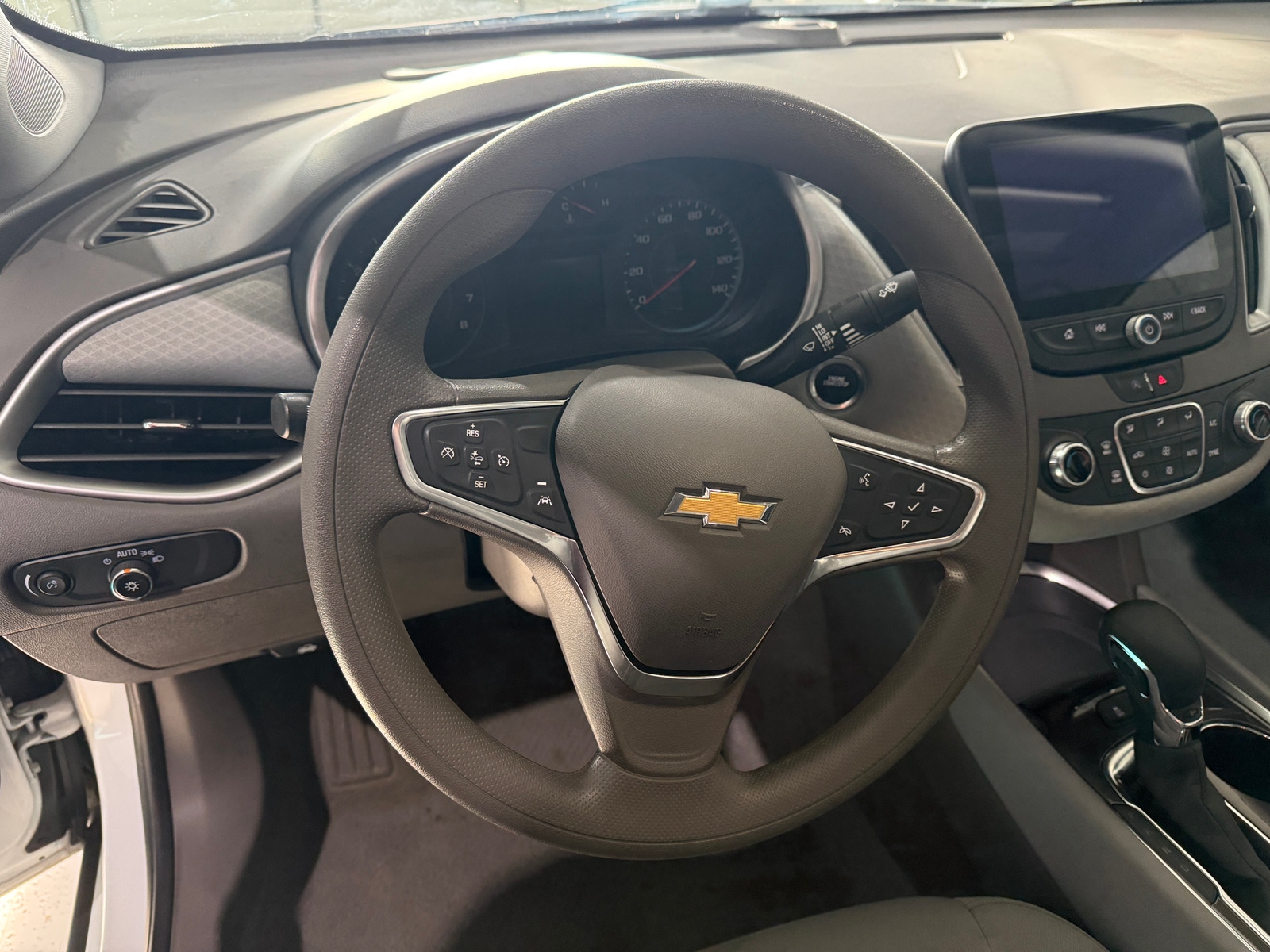 Thumbnail: 2022 Chevrolet Malibu - 5