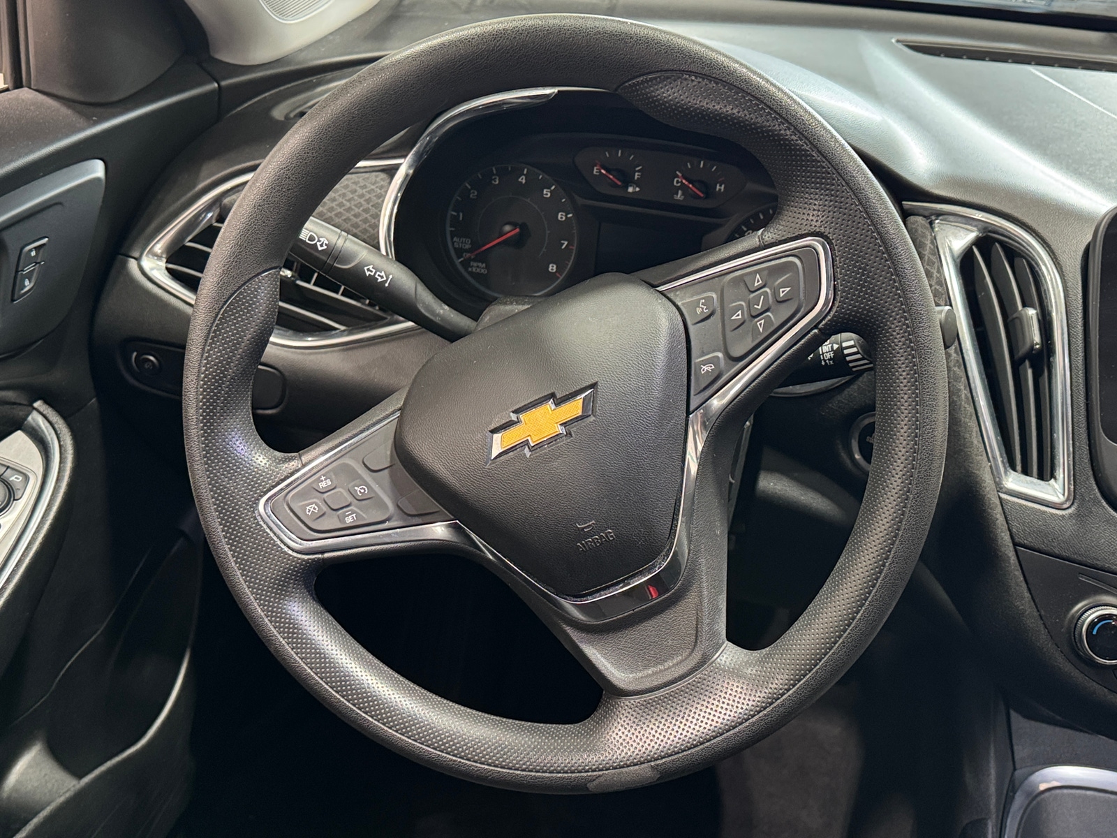 Thumbnail: 2019 Chevrolet Malibu - 5