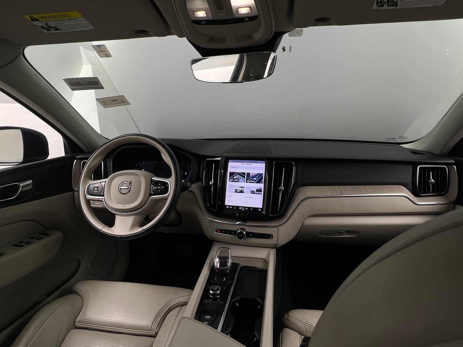 Thumbnail: 2022 Volvo XC60 - 2