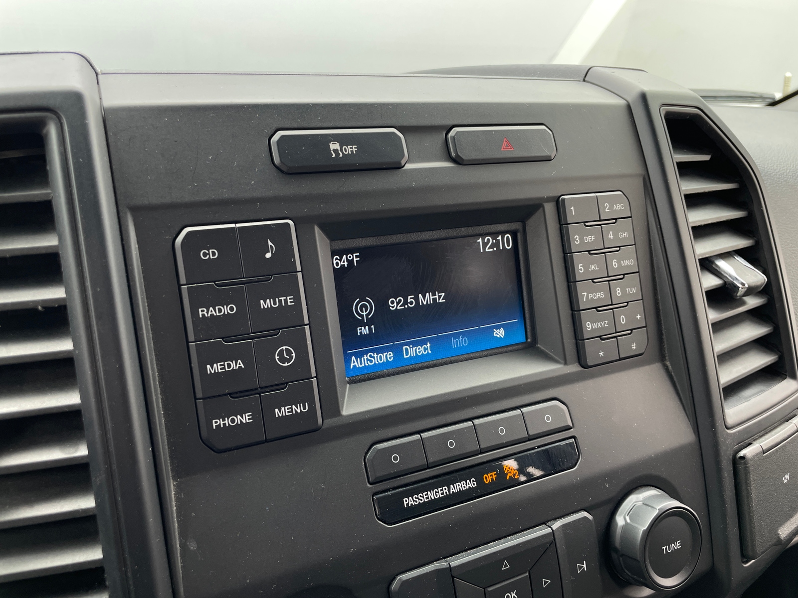 Thumbnail: 2016 Ford Econoline - 4