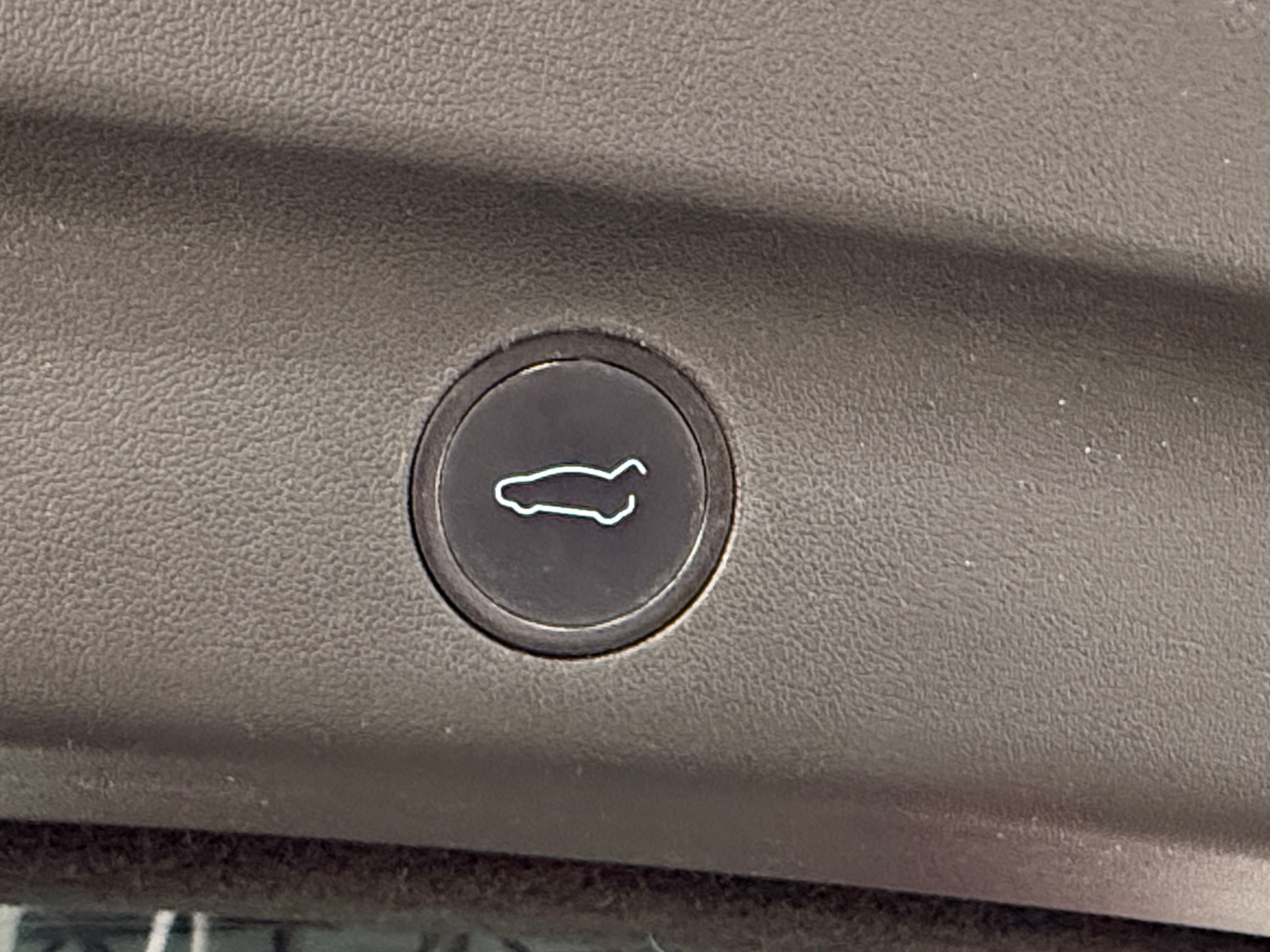 Used 2021 Tesla Model Y Long Range with VIN 5YJYGAEE6MF201417 for sale in Oak Creek, WI