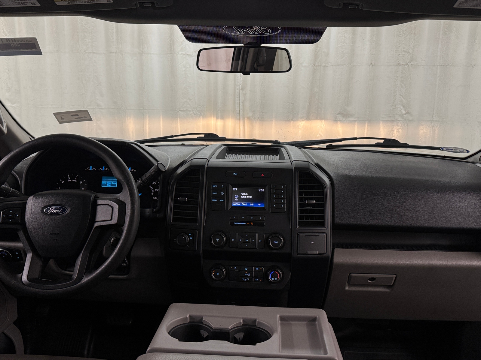 Thumbnail: 2017 Ford Econoline - 3