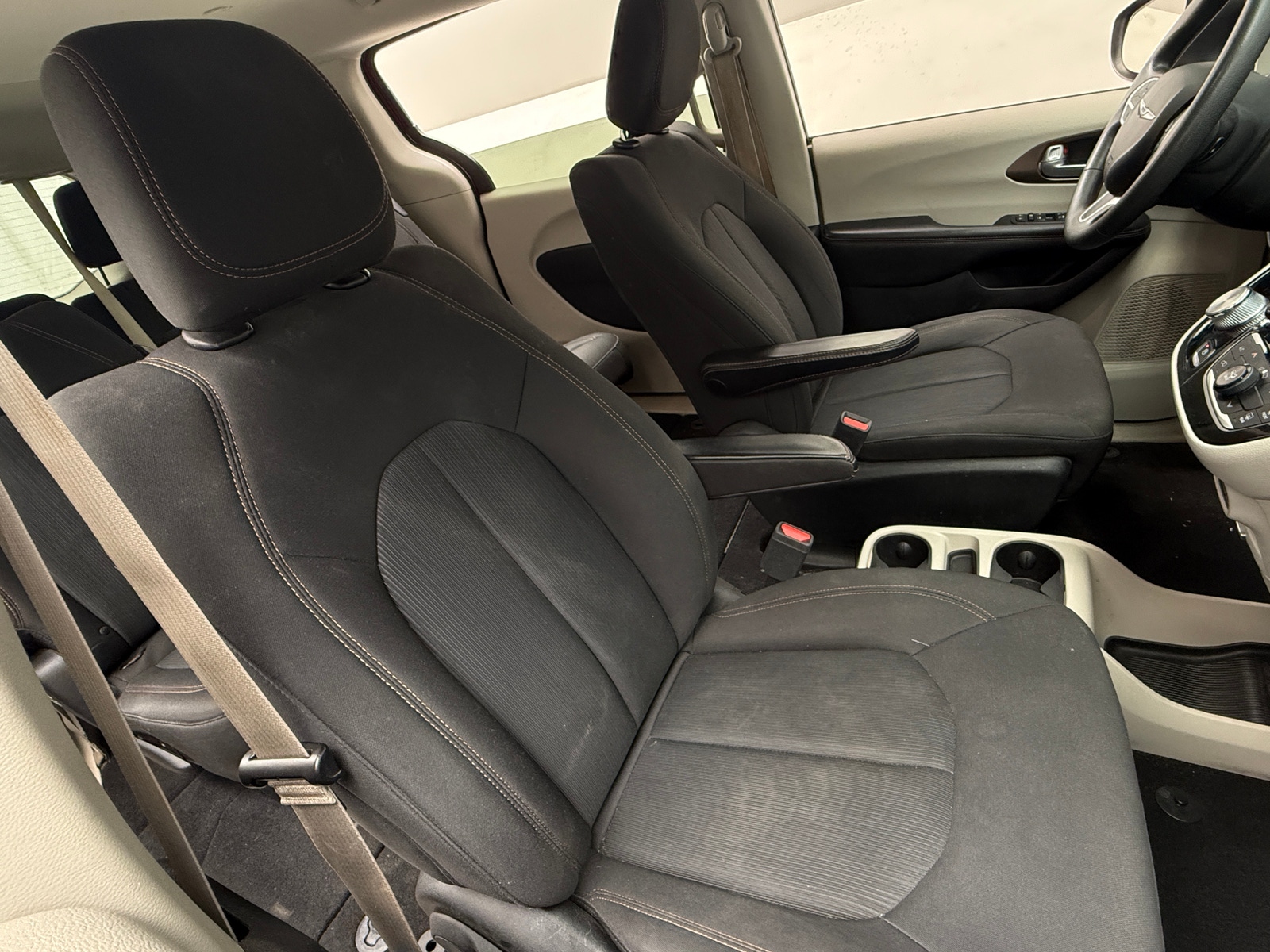 Thumbnail: 2017 Chrysler Pacifica - 2