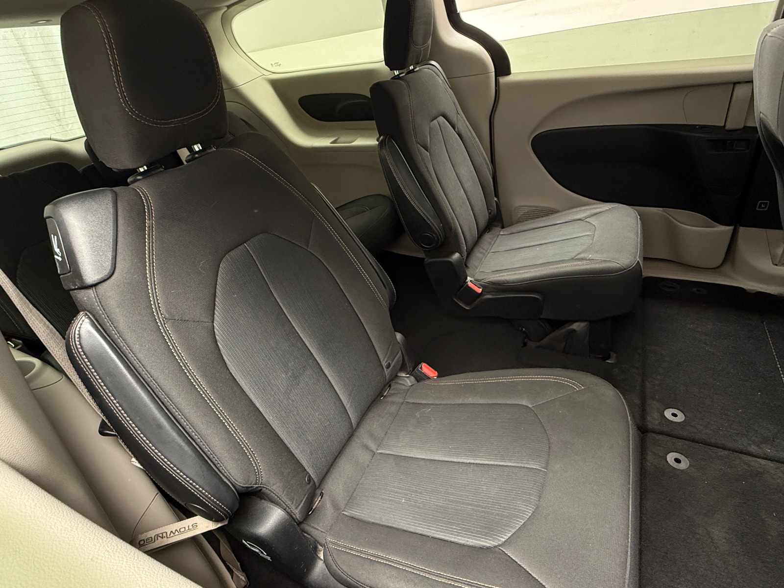 Thumbnail: 2017 Chrysler Pacifica - 6