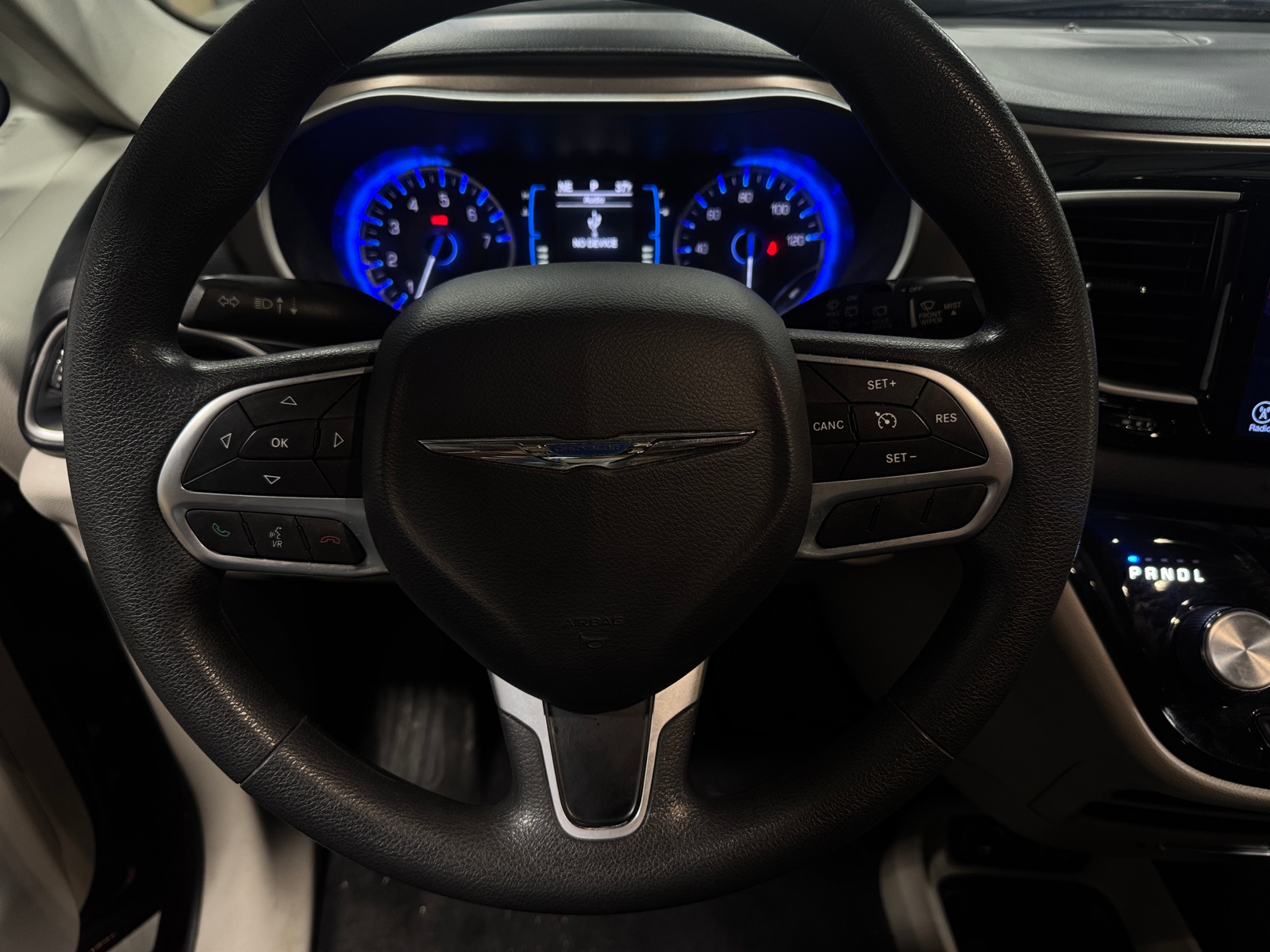 Thumbnail: 2017 Chrysler Pacifica - 5