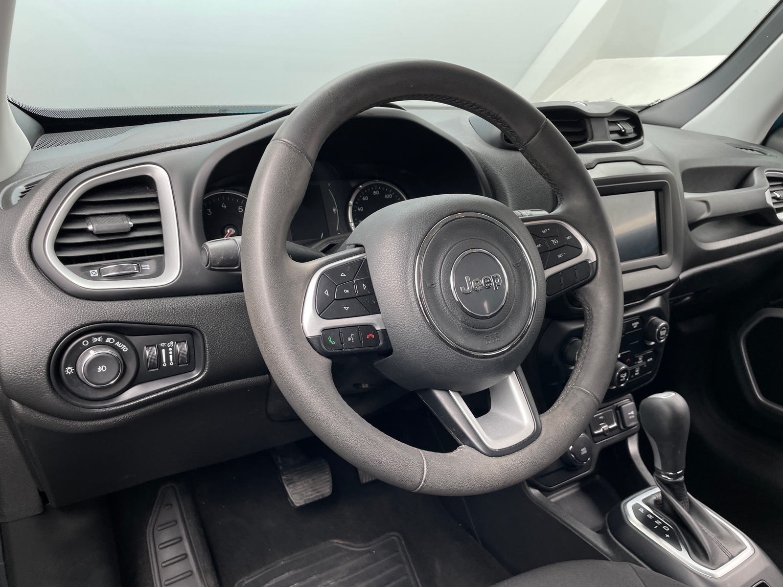 Thumbnail: 2019 Jeep Renegade - 5