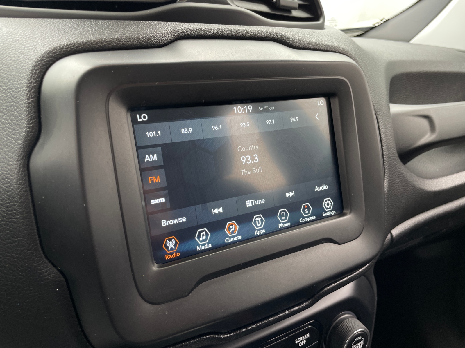 Thumbnail: 2019 Jeep Renegade - 4