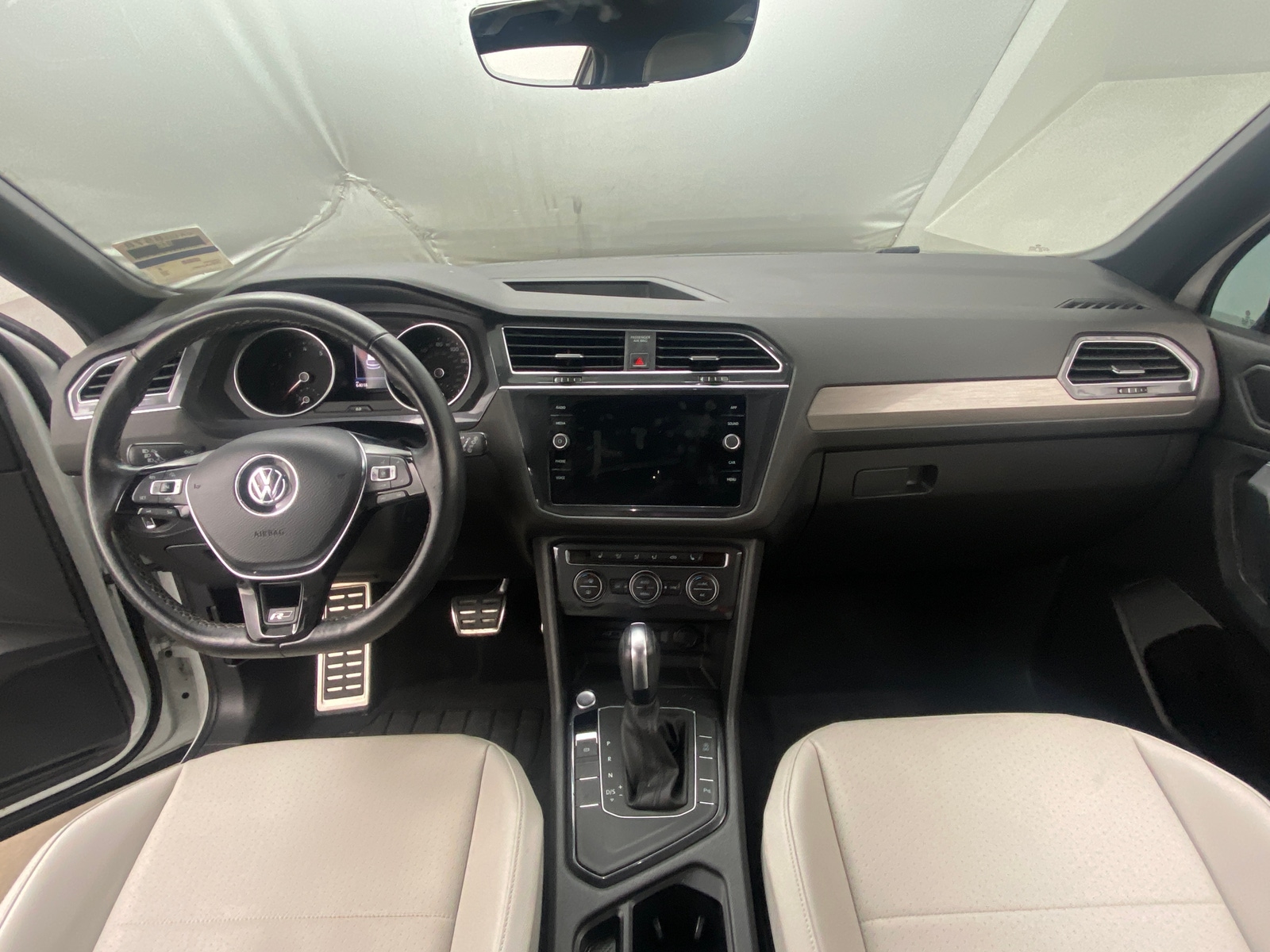 Thumbnail: 2020 Volkswagen Tiguan - 3