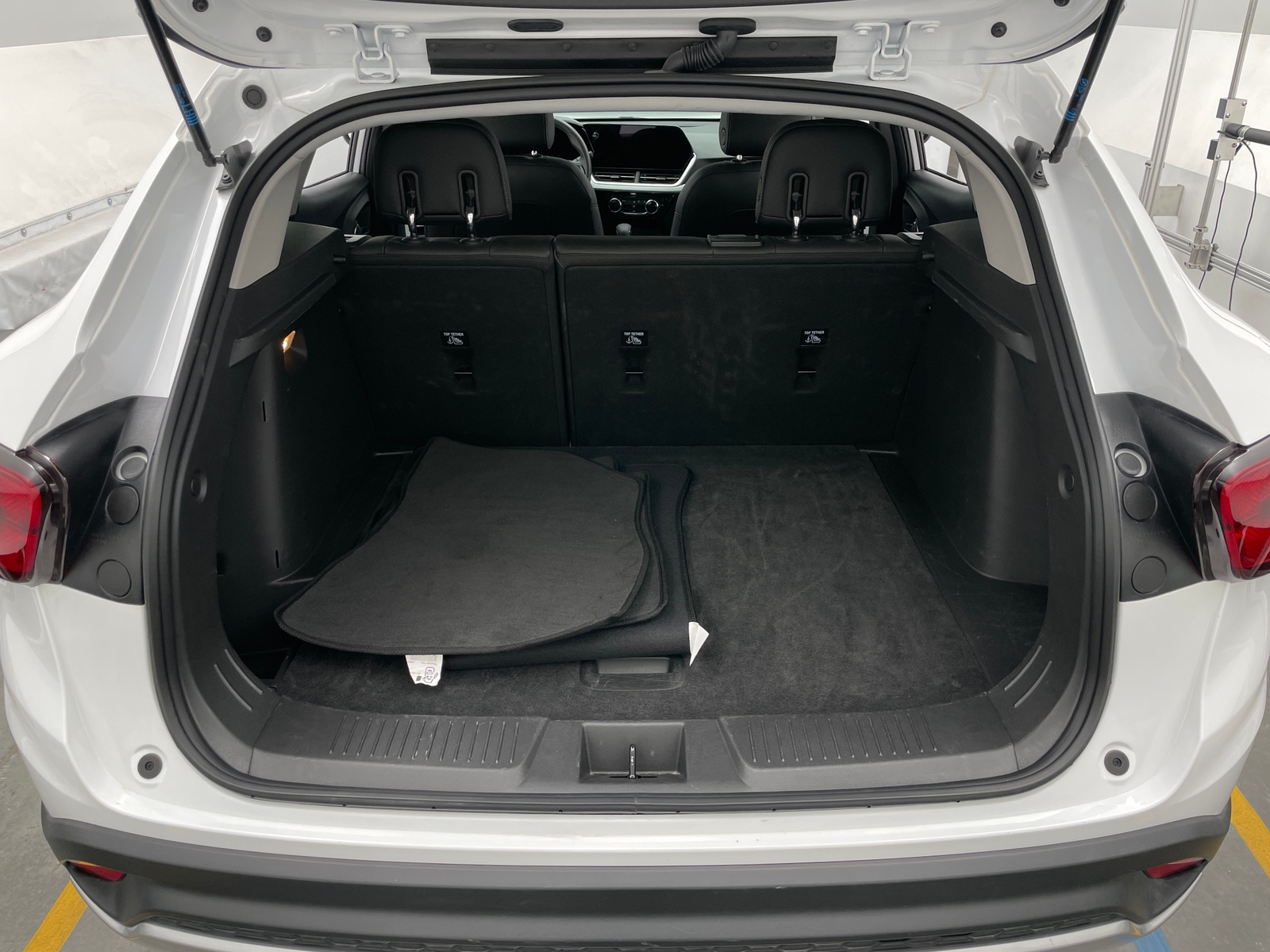 Thumbnail: 2025 Chevrolet Trax - 7