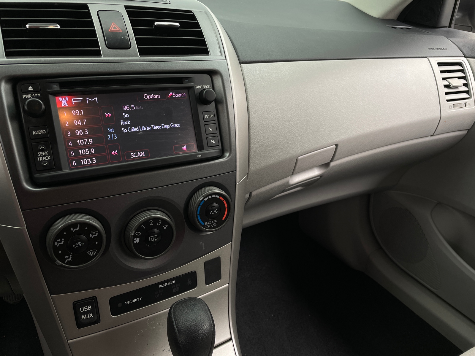 Thumbnail: 2013 Toyota Corolla - 4