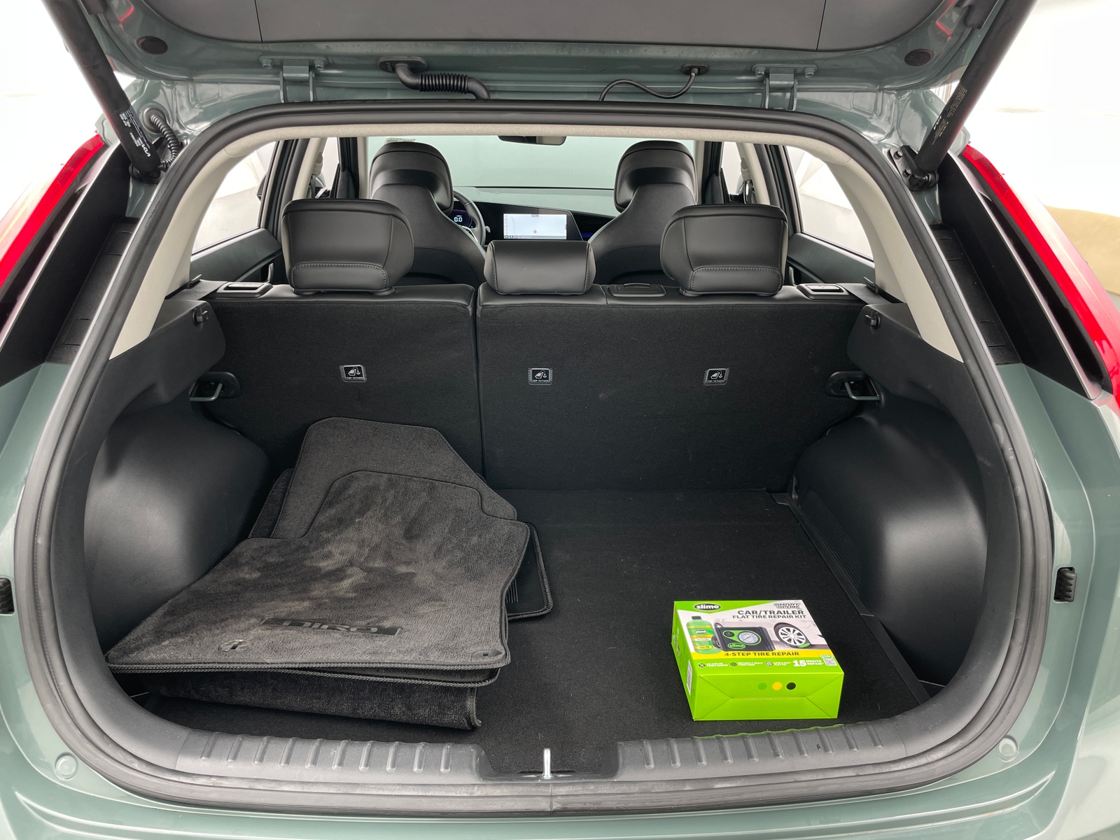 Thumbnail: 2023 Kia Niro - 6