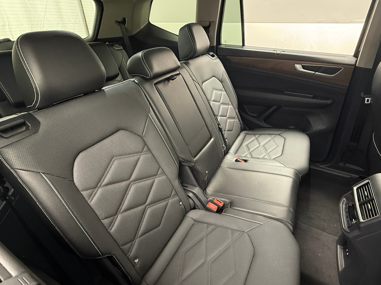 Thumbnail: 2025 Volkswagen Atlas - 6