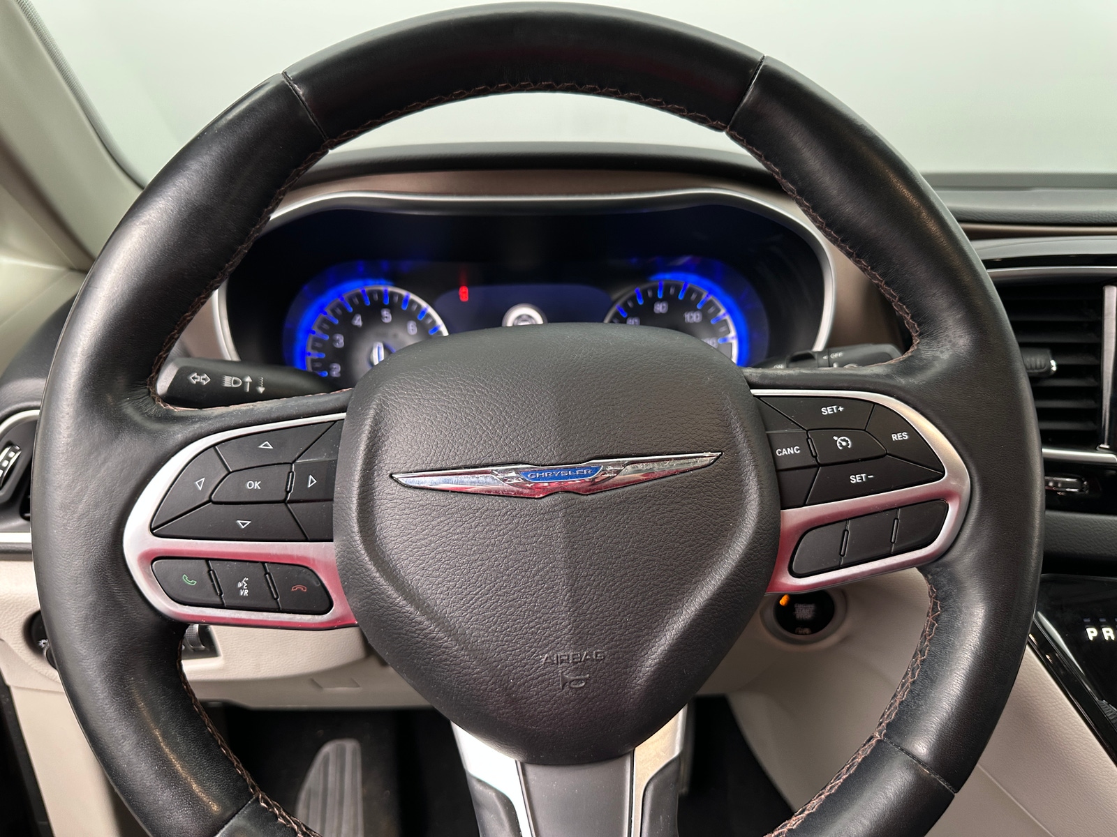 Thumbnail: 2018 Chrysler Pacifica - 4