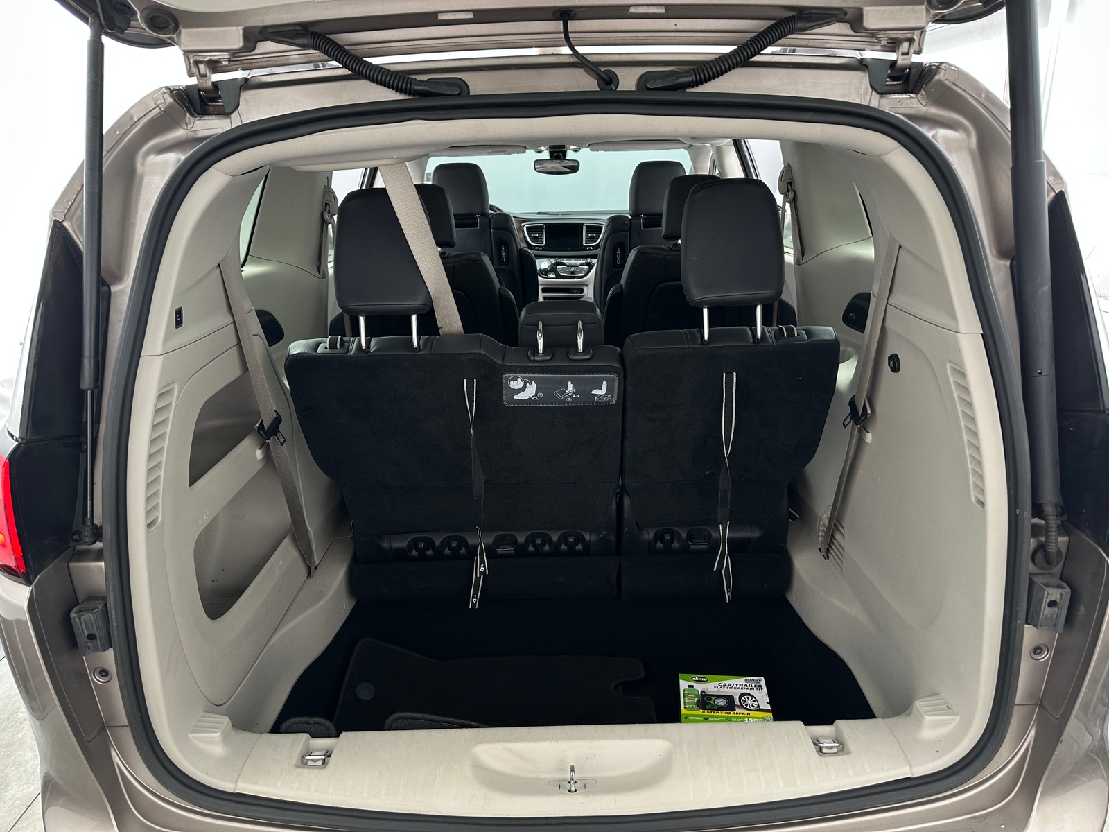 Thumbnail: 2018 Chrysler Pacifica - 6