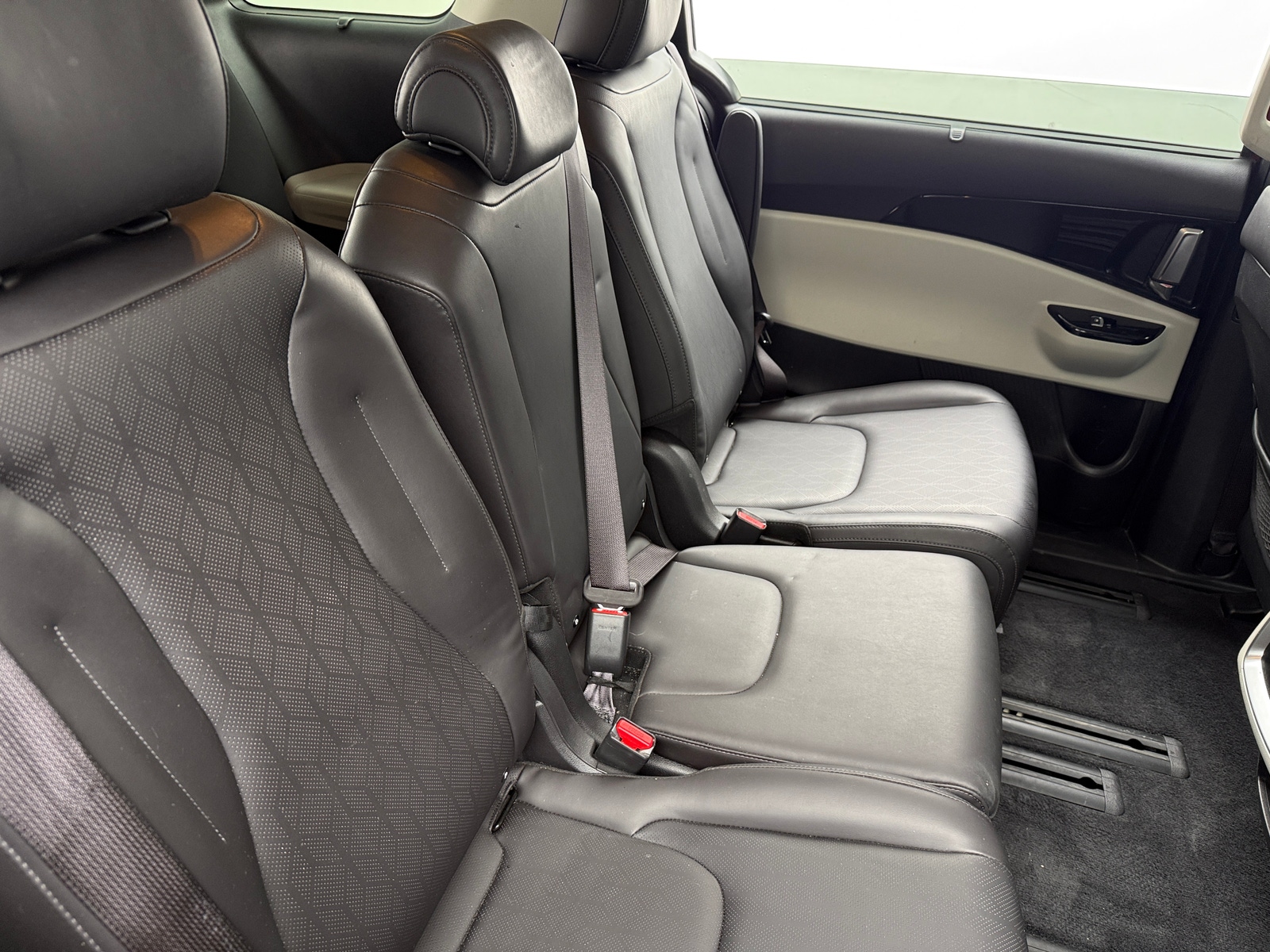 Thumbnail: 2024 Kia Carnival - 5