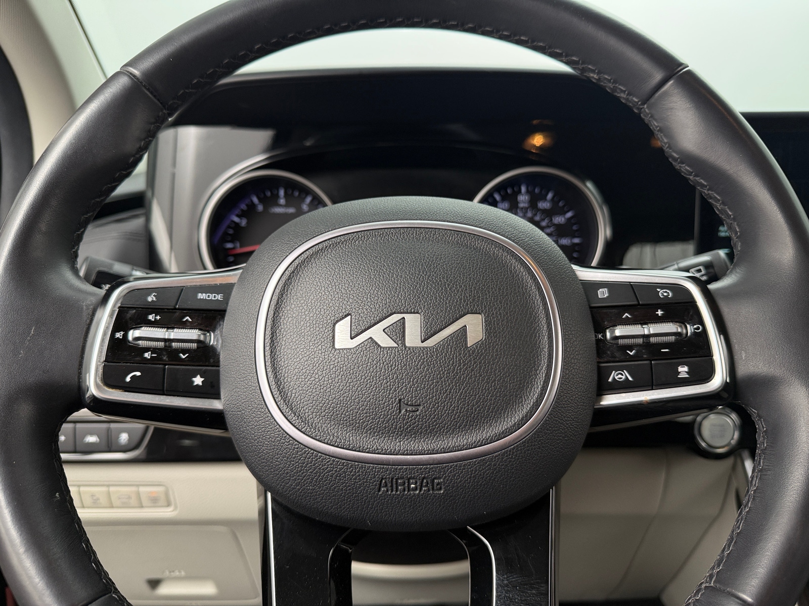 Thumbnail: 2024 Kia Carnival - 4